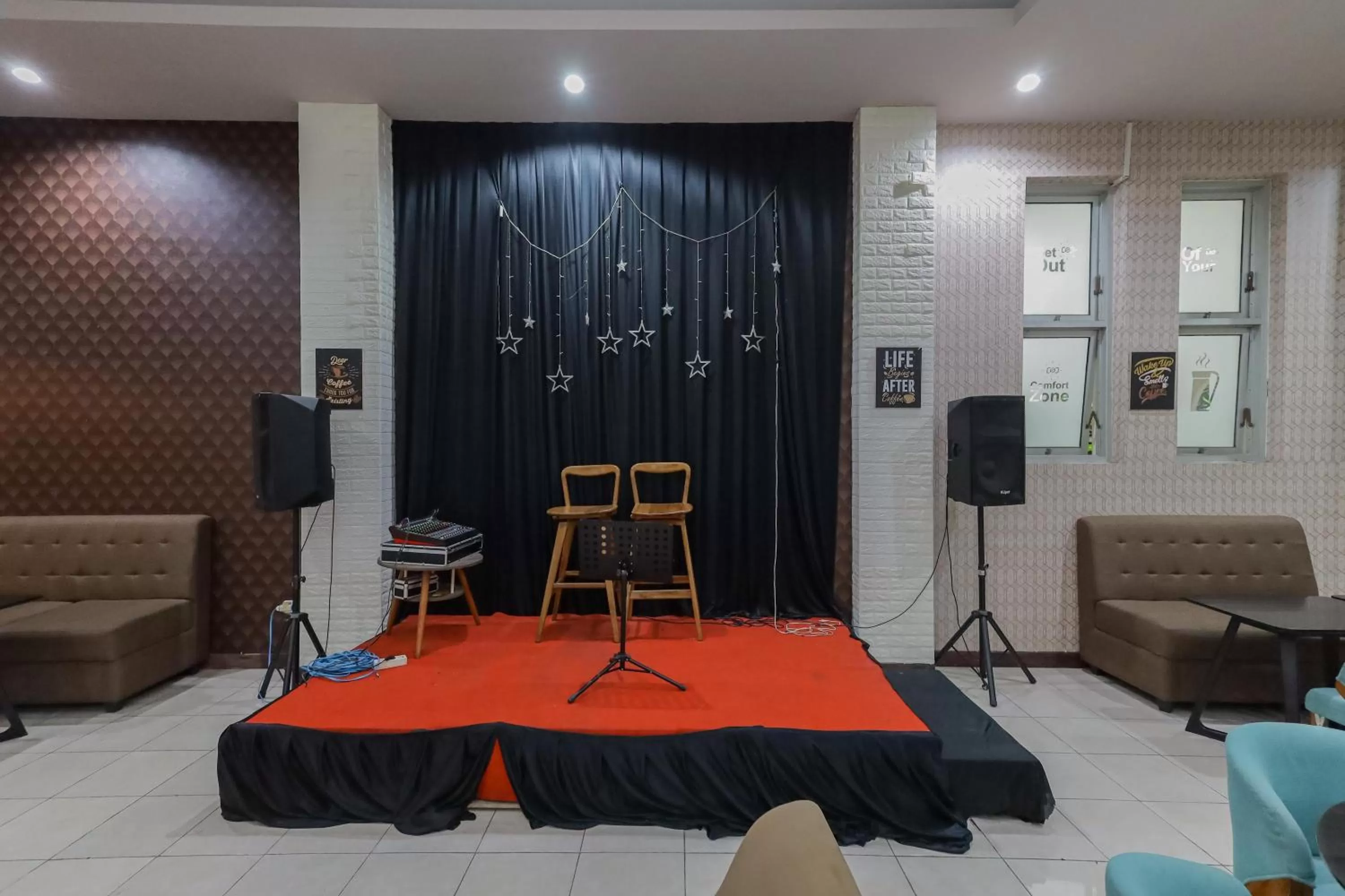 Entertainment in RedDoorz Syariah @ Klojen Malang