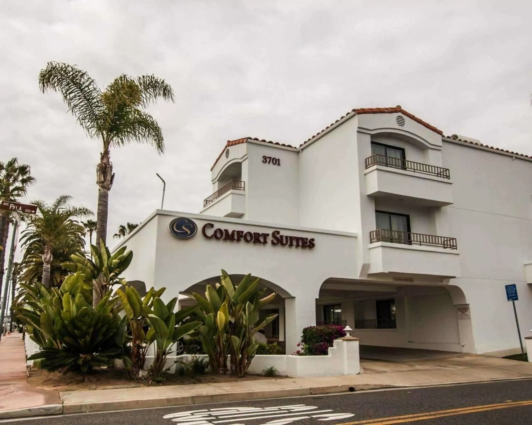 Property building in Comfort Suites San Clemente Beach