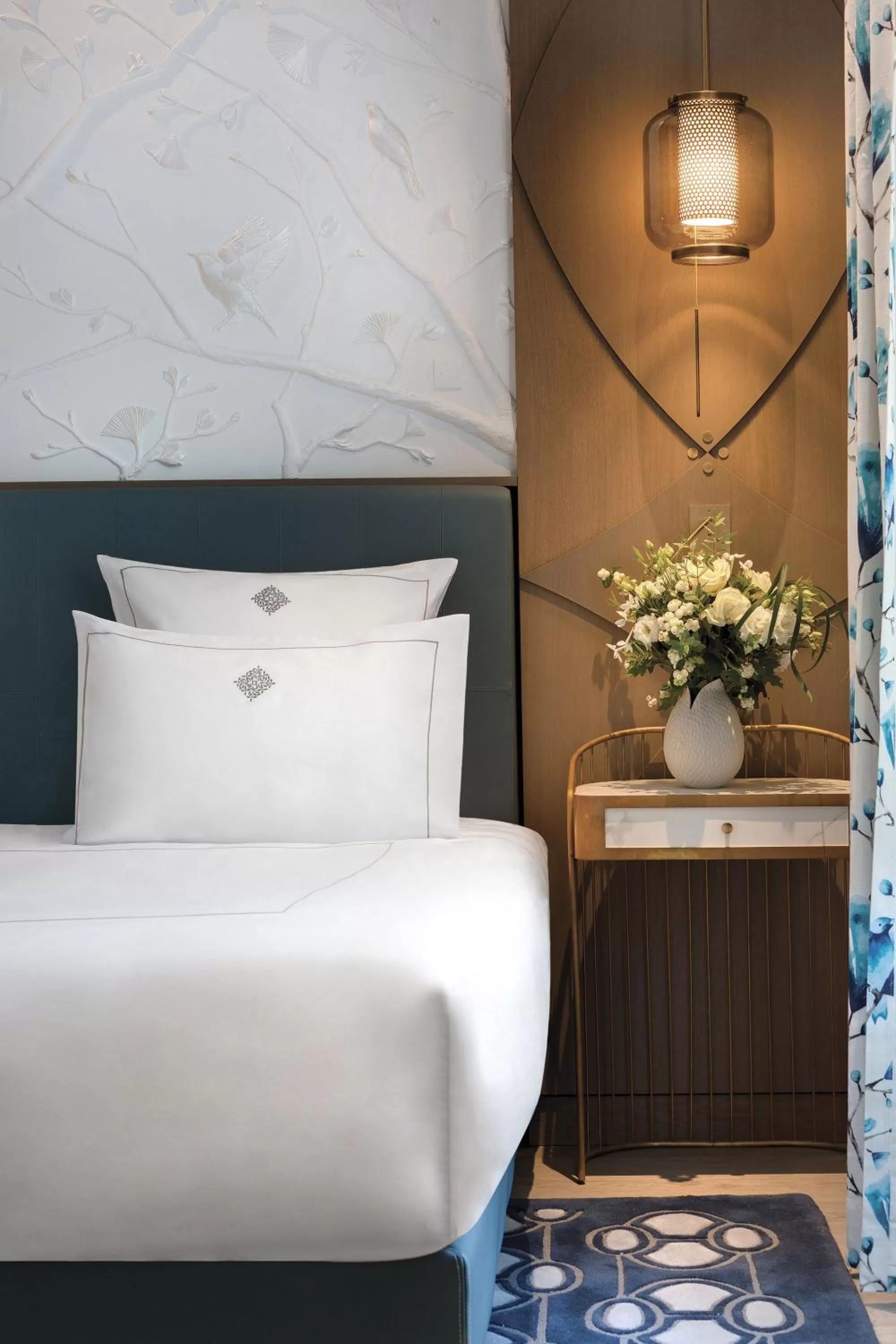 Bedroom, Bed in La Demeure Montaigne