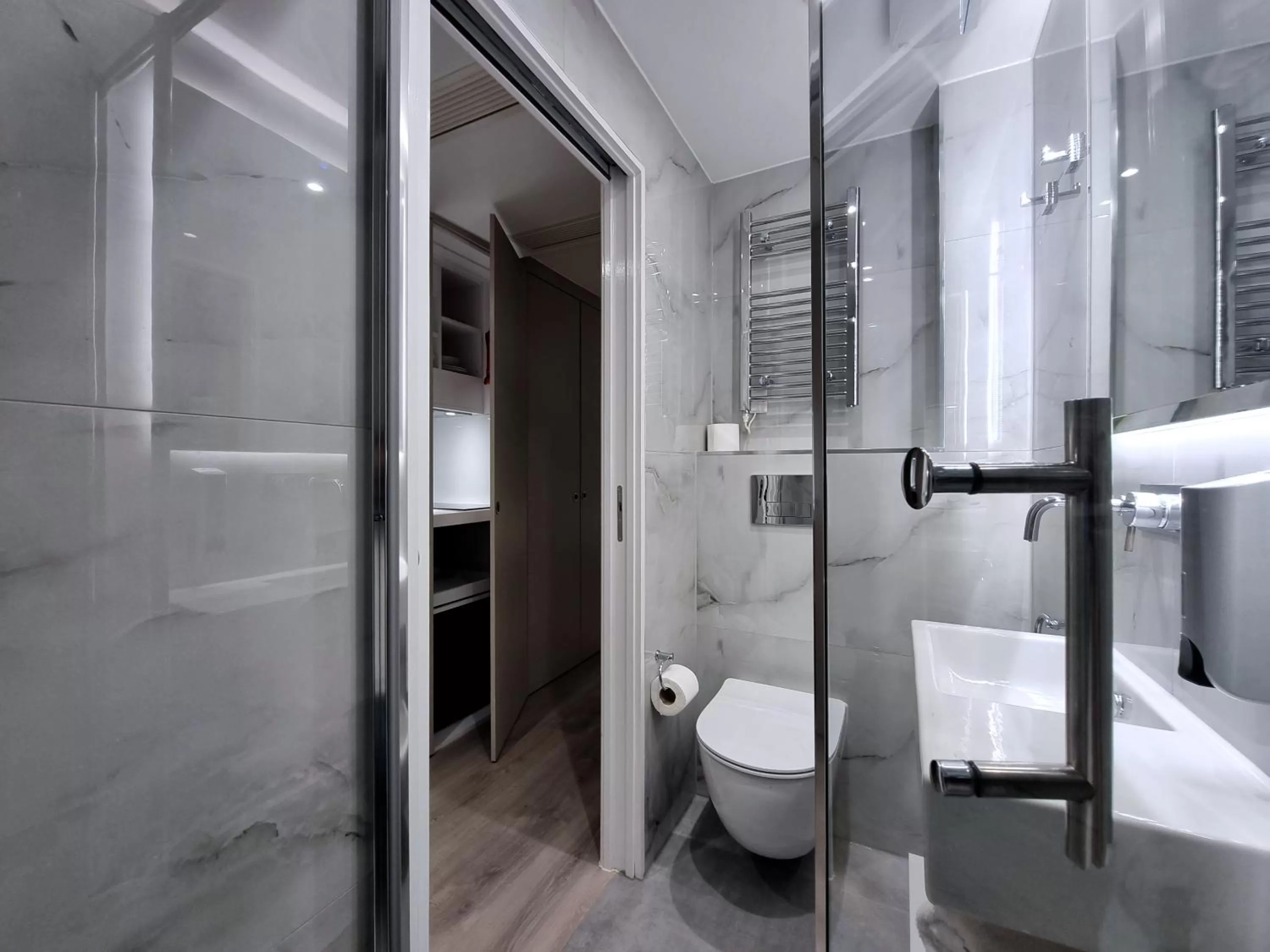 Bathroom in NOX Kensington Gardens