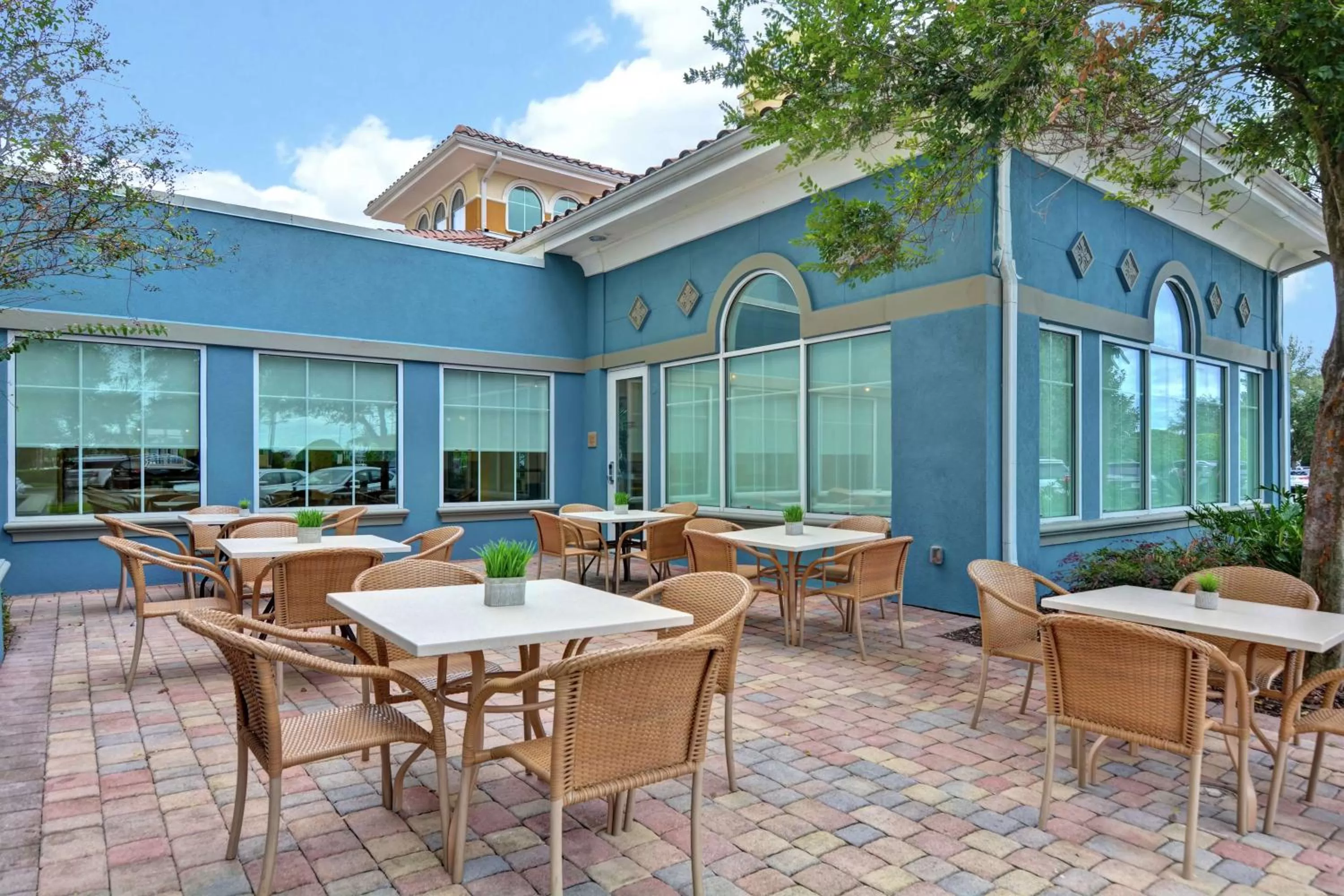 Patio in Hilton Garden Inn Orlando Lake Buena Vista