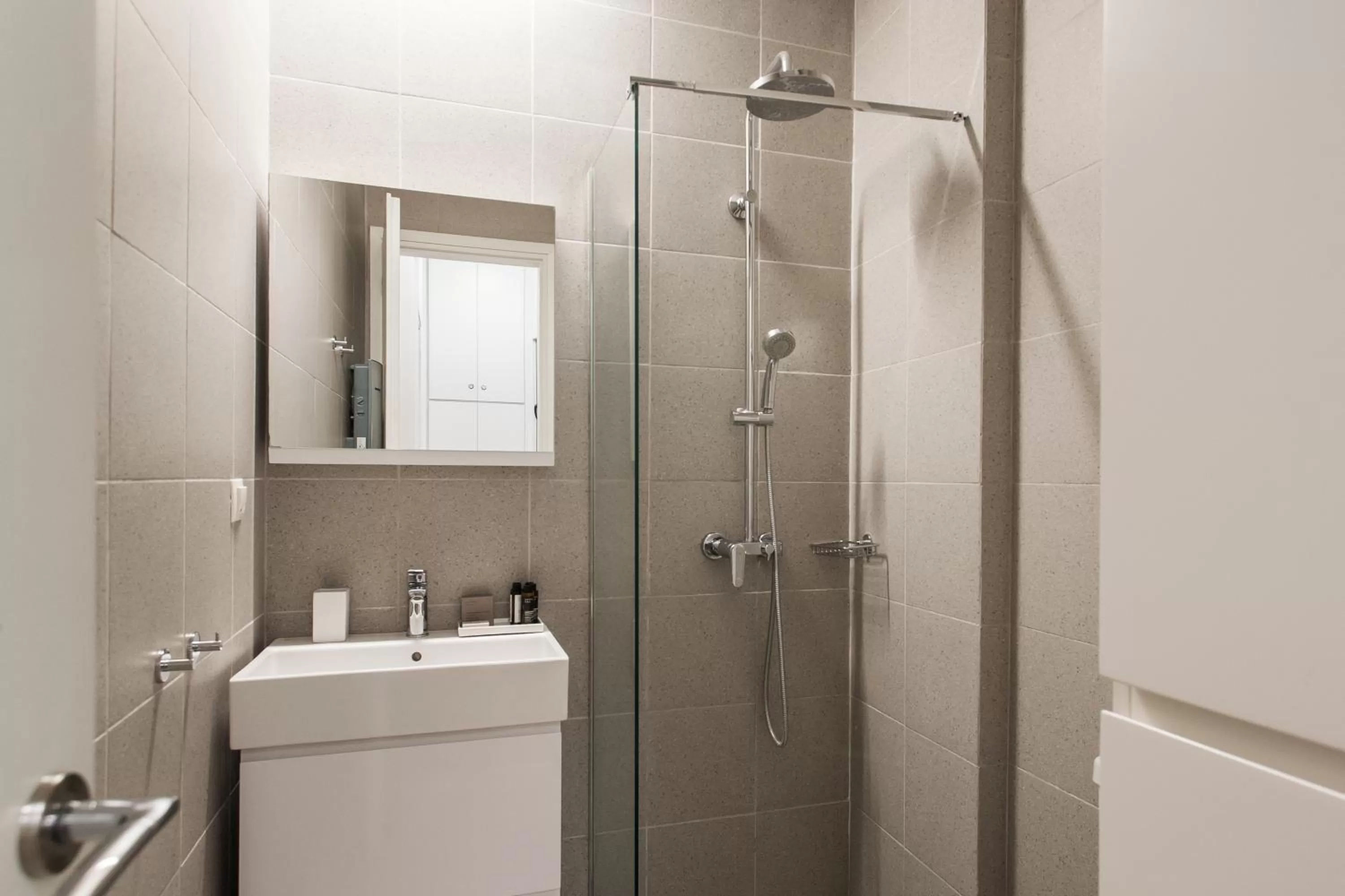 Bathroom in ZOIA The Hill by UPSTREET