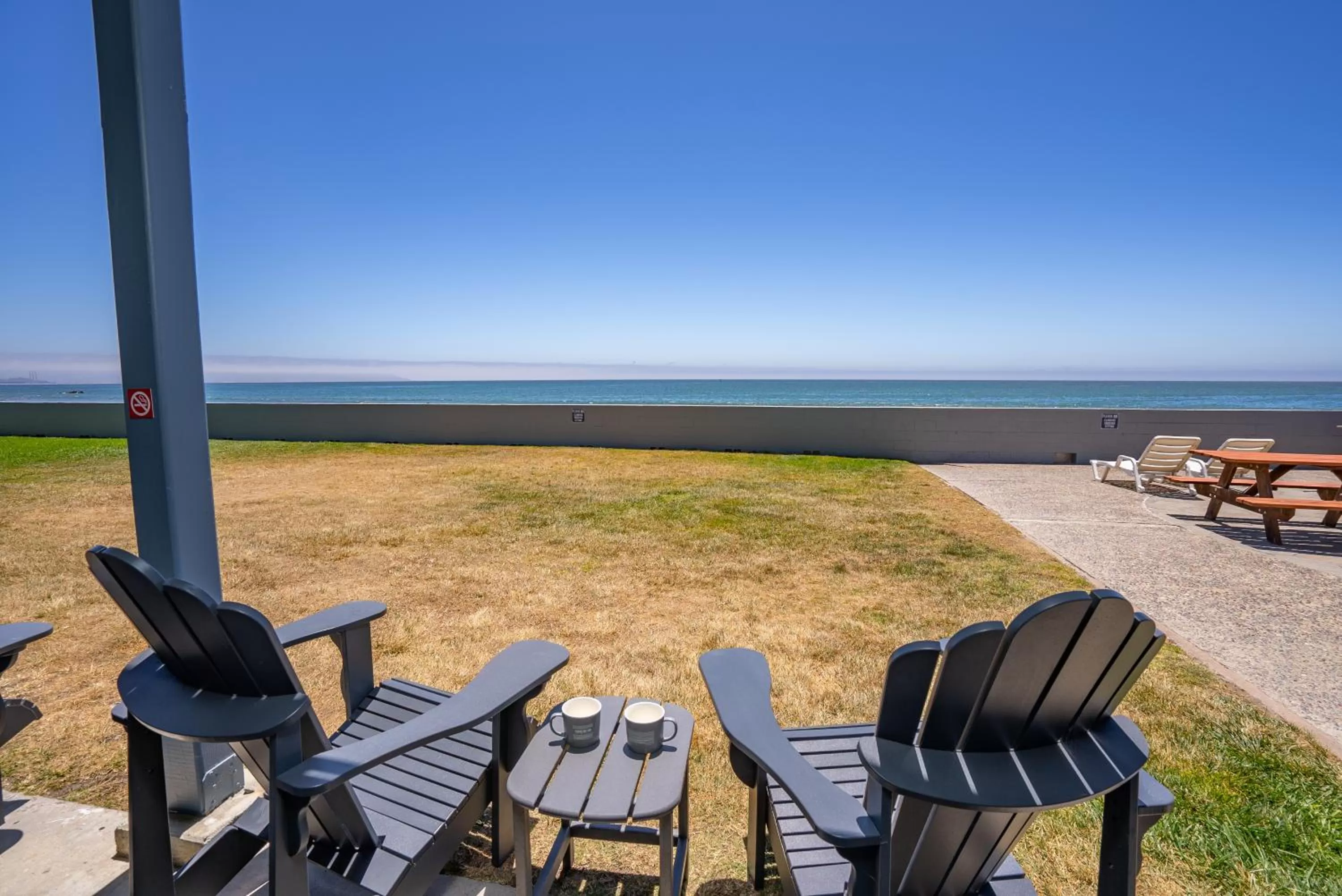Patio, Beach in Shoreline Inn...on the beach