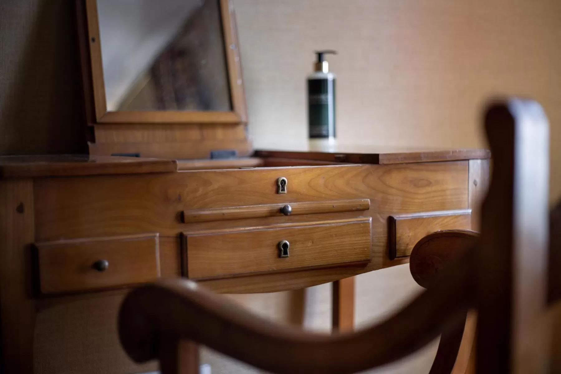 Seating area in Le Temple De Jeanne