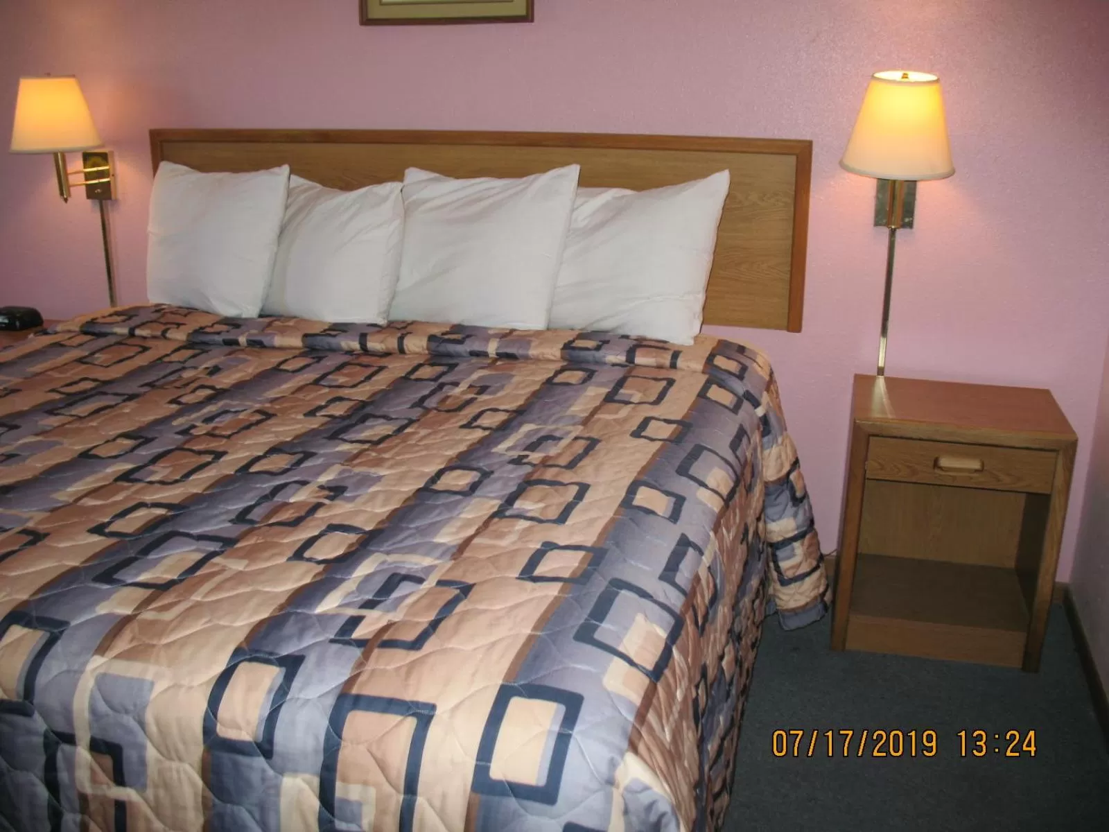Bed in Executive Inn