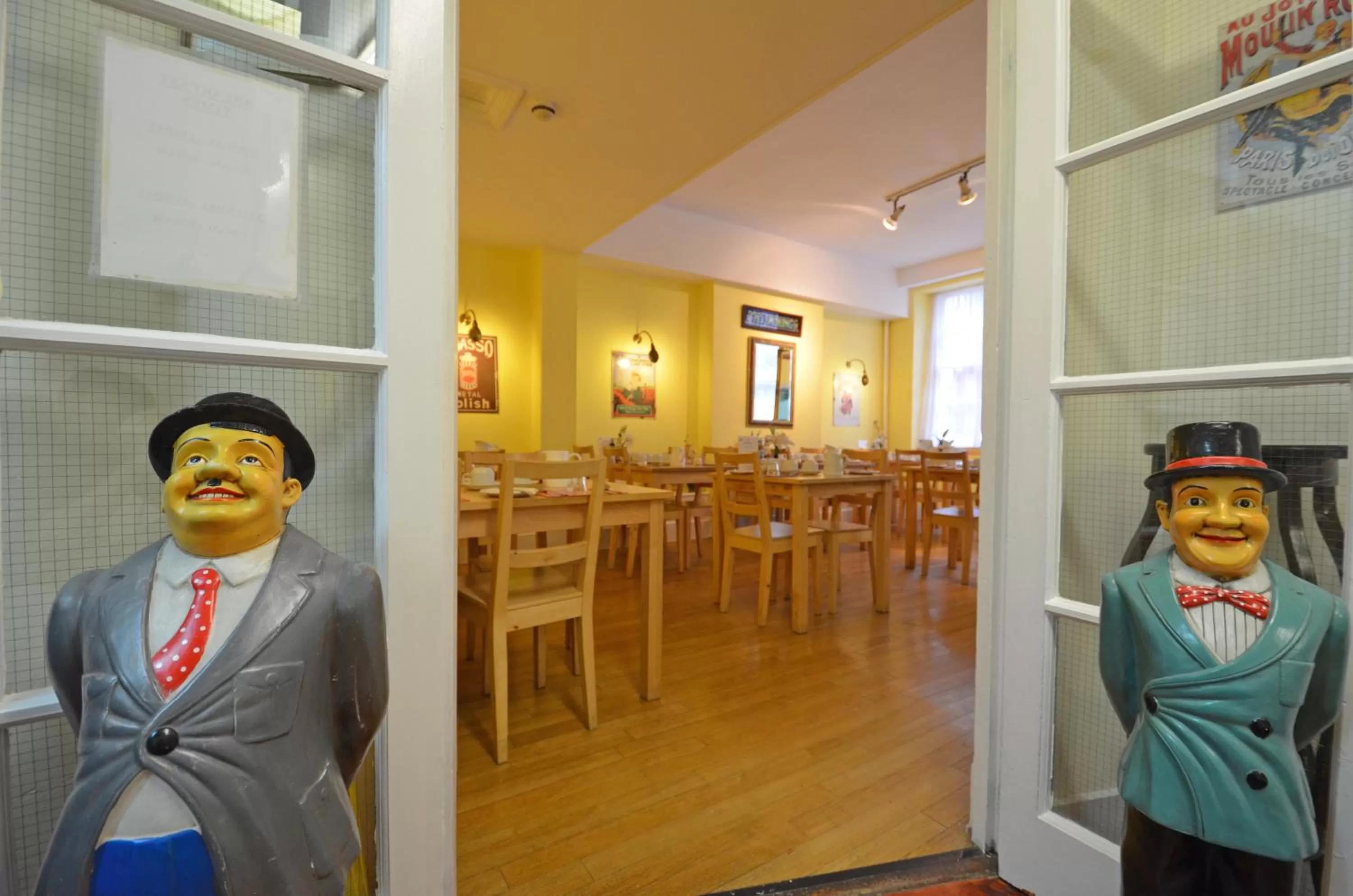 Dining area in Parkwood Hotel