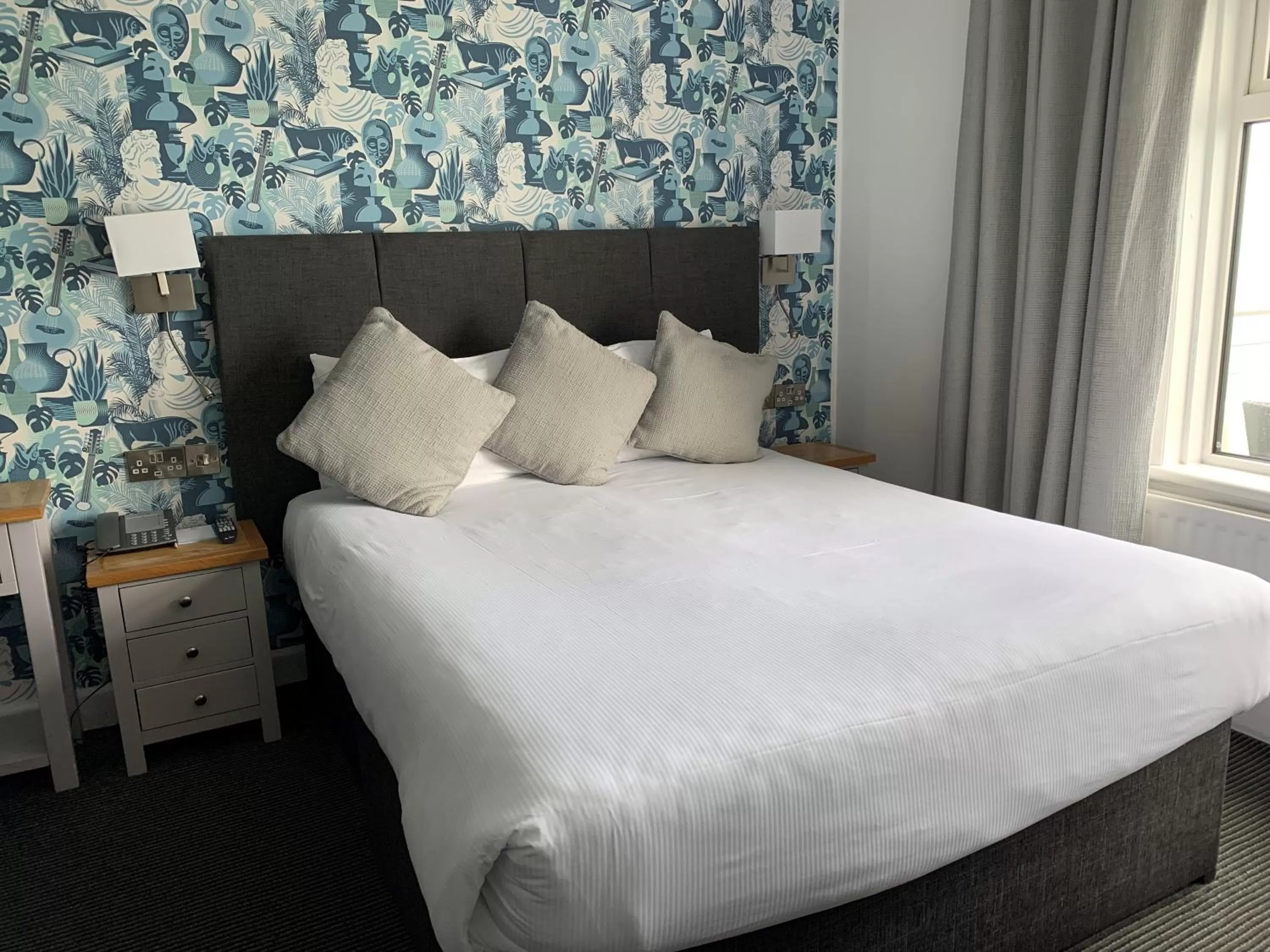 Bedroom, Bed in Cumberland Hotel - OCEANA COLLECTION