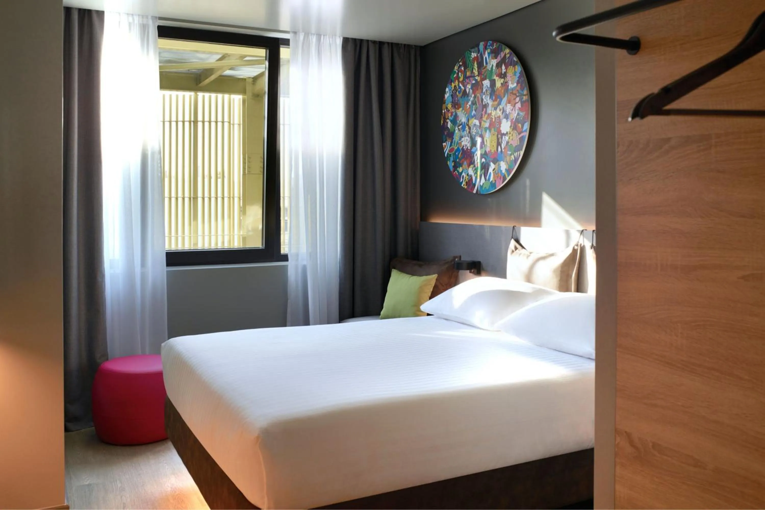 Photo of the whole room, Bed in Moxy Athens City