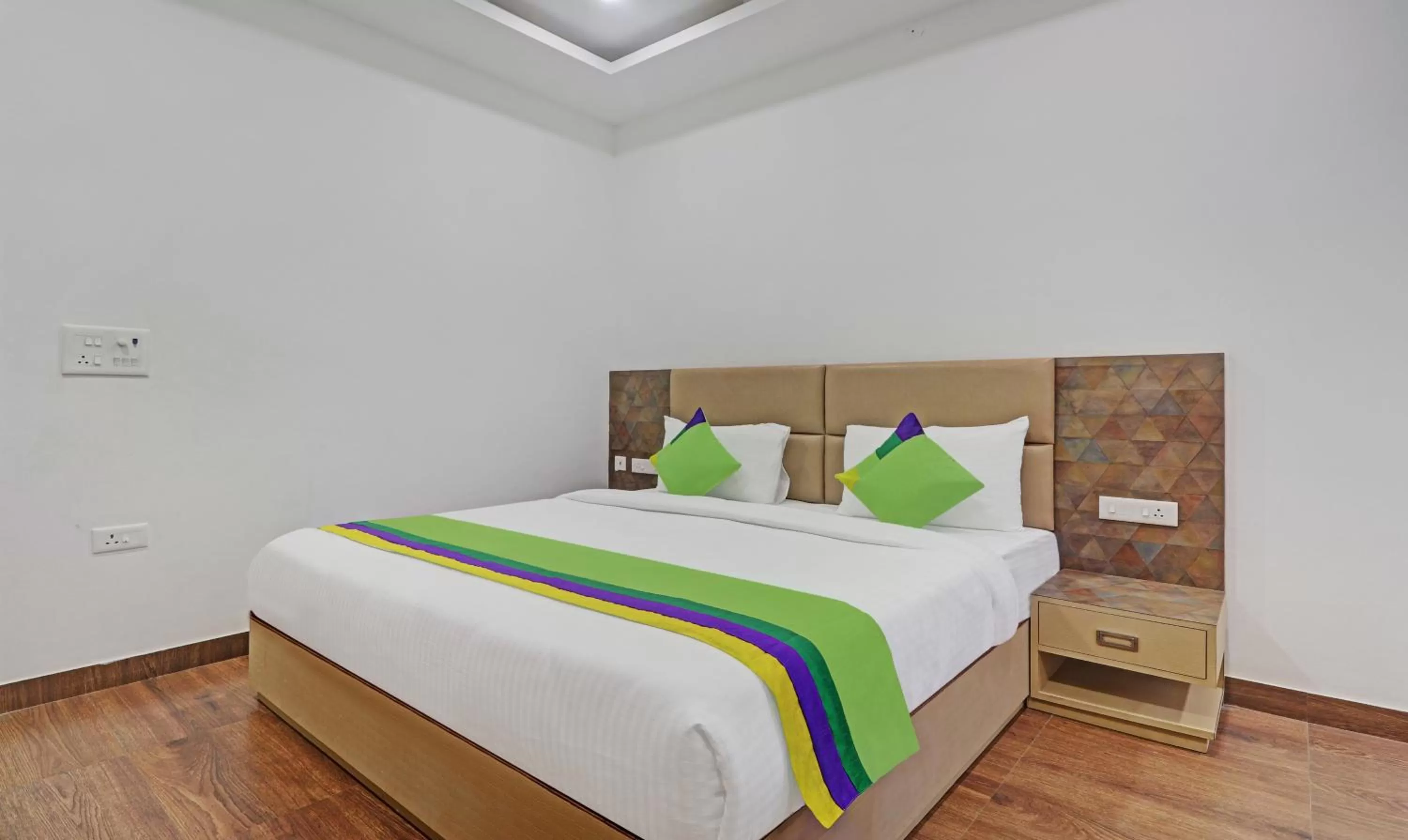 Bedroom, Bed in Treebo Kanopy Greens