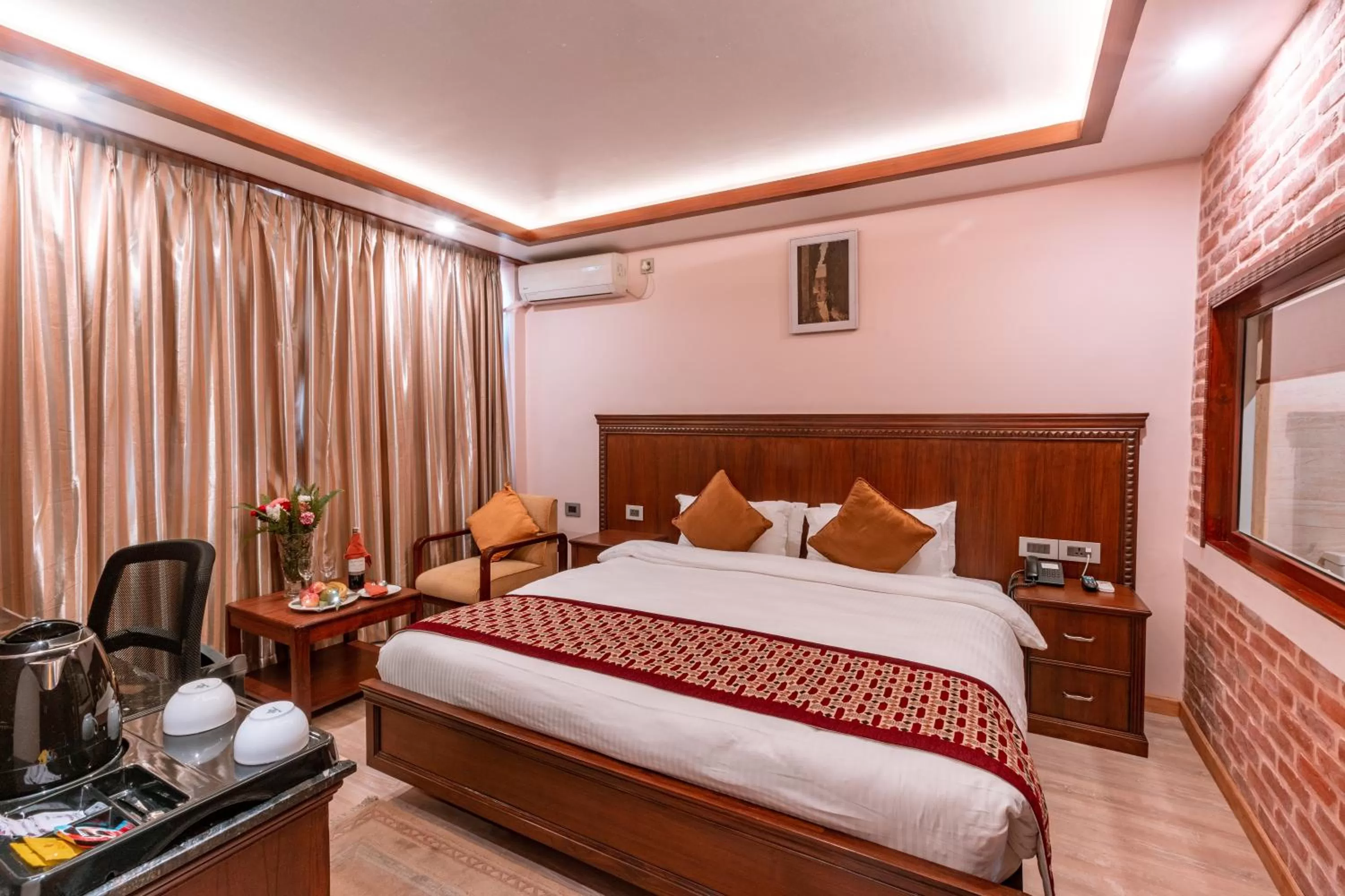 Bedroom, Bed in Hotel Manang - Thamel, Kathmandu