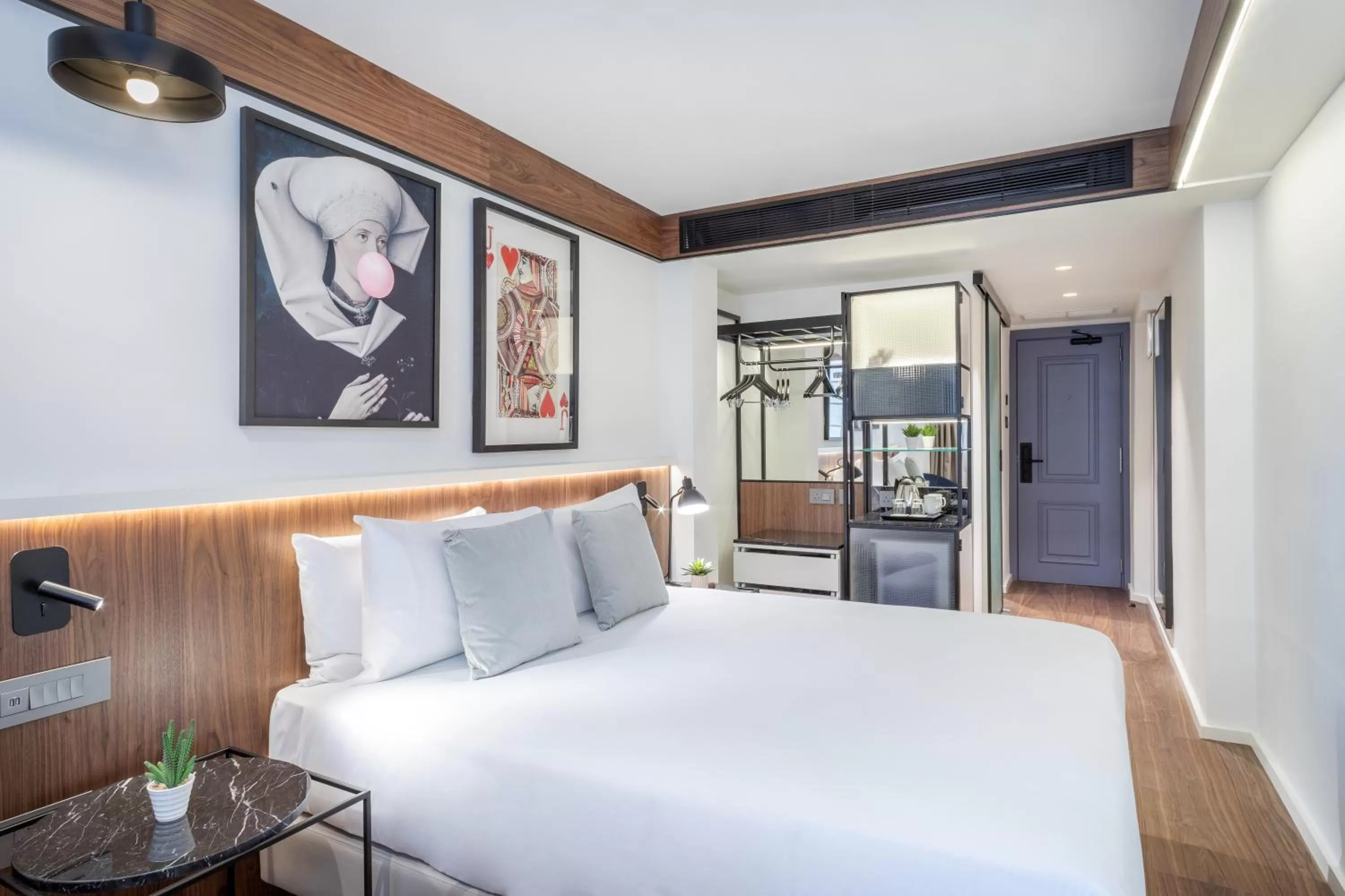 Bed in Melia White House Hotel