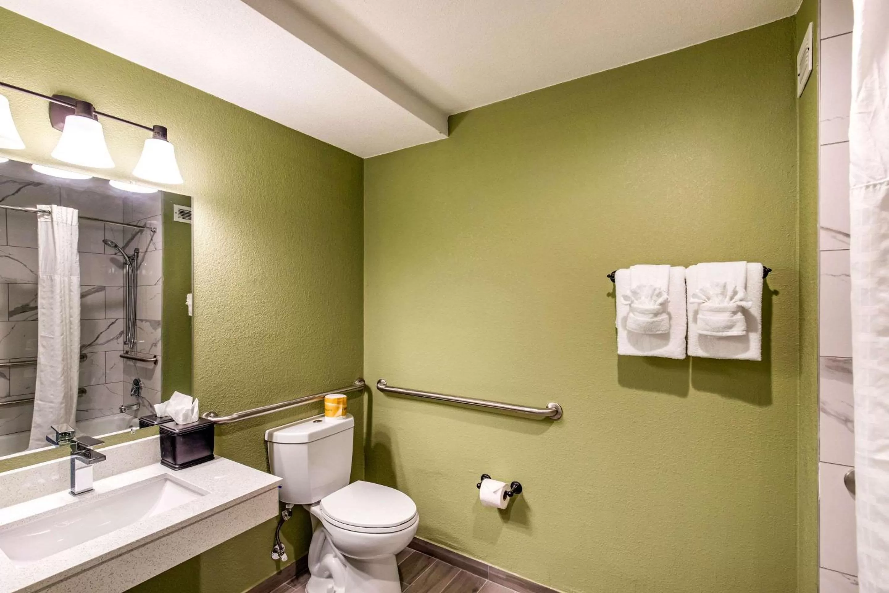 Bathroom in Quality Inn & Suites Plano