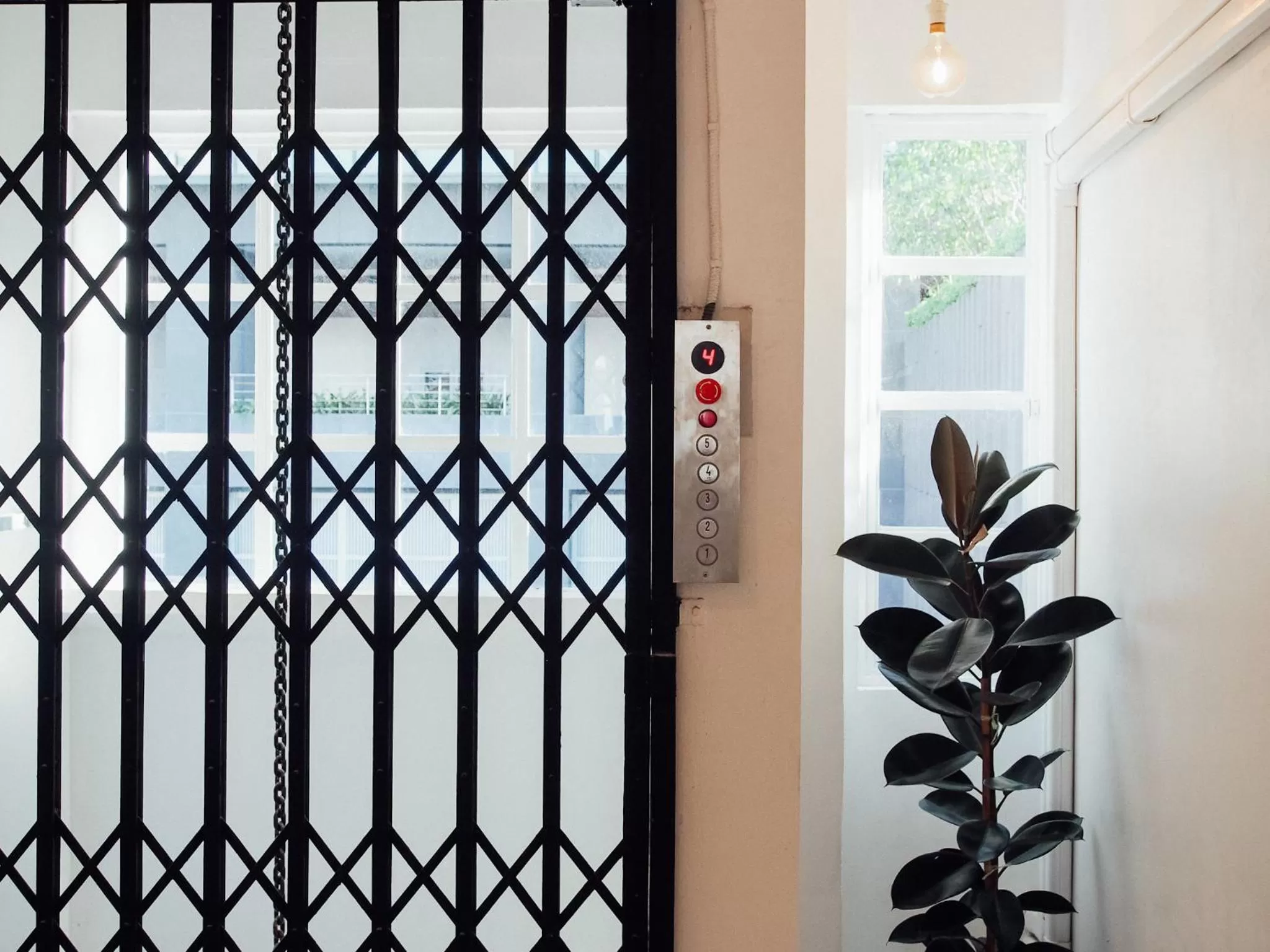 Property building in Varmtel