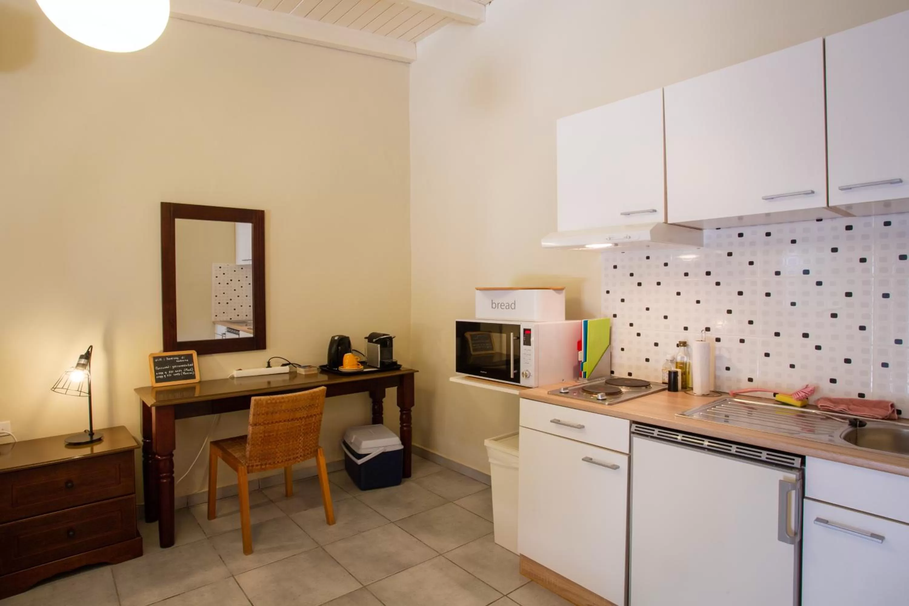 Kitchen or kitchenette in B&B Sombre di Kabana
