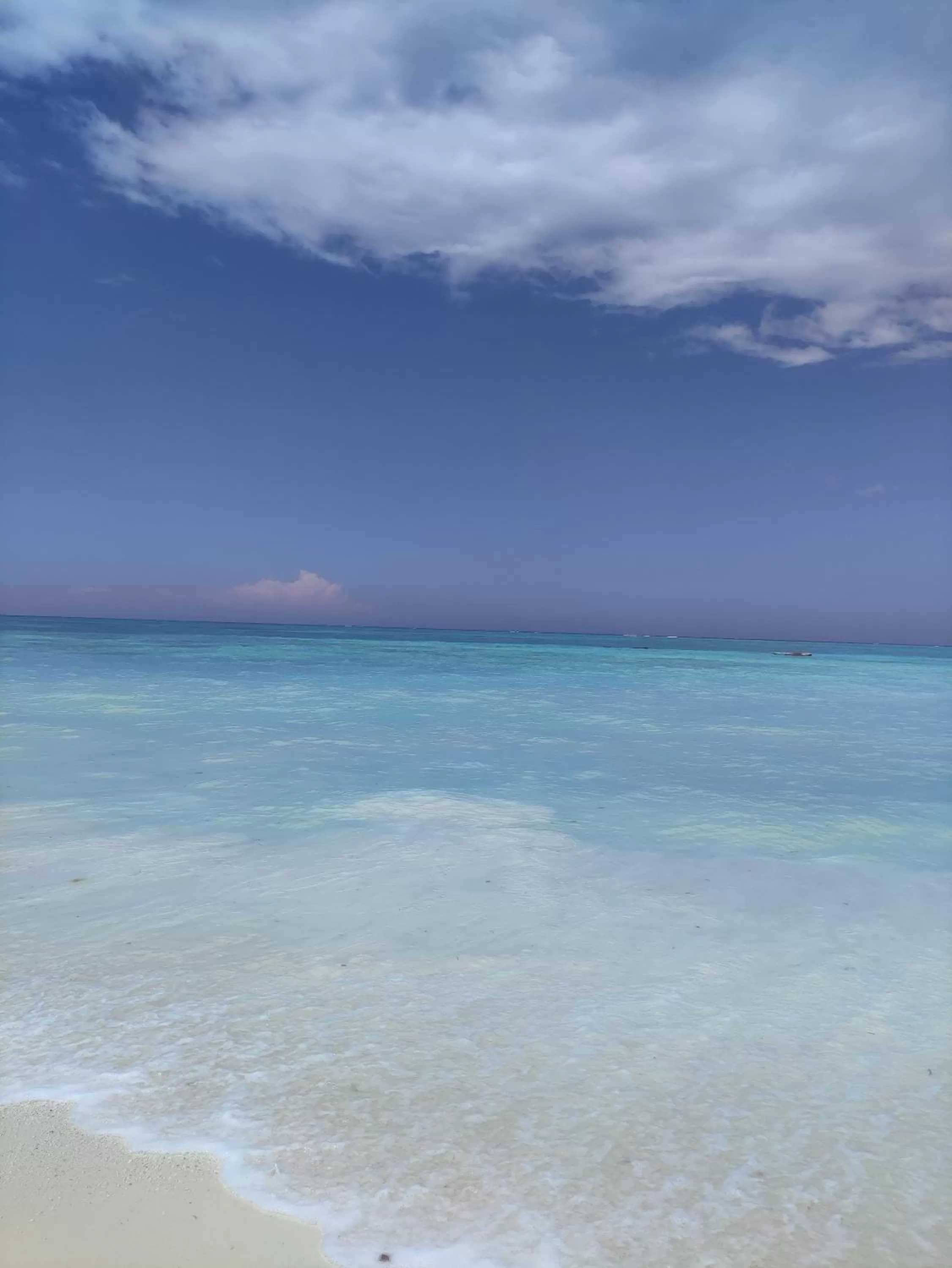Beach in MaNa Nungwi