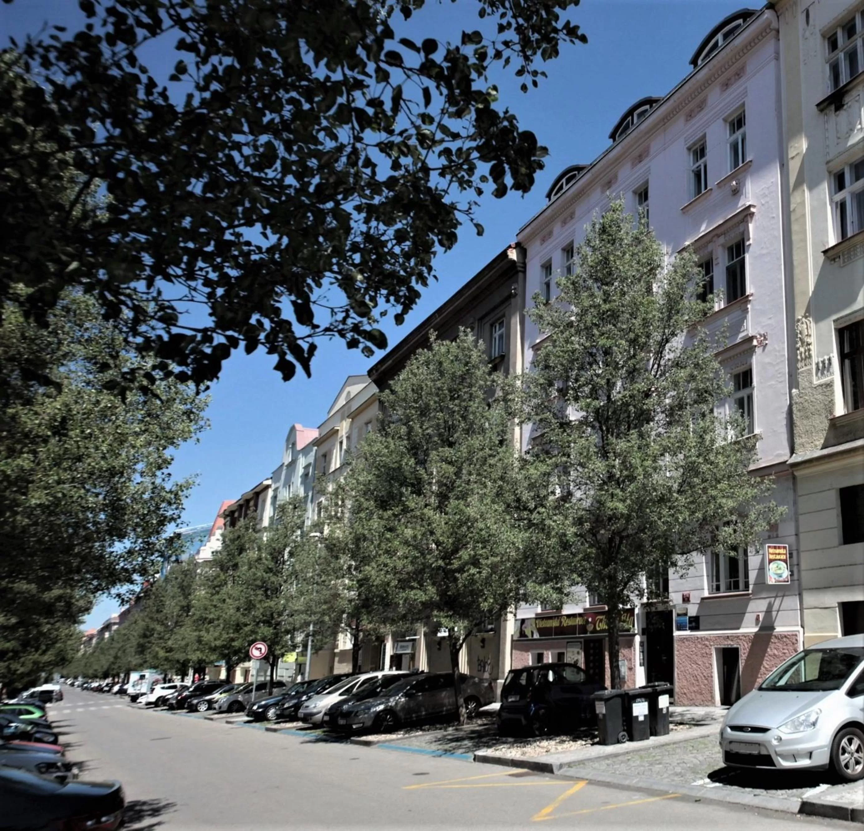 City Castle Aparthotel