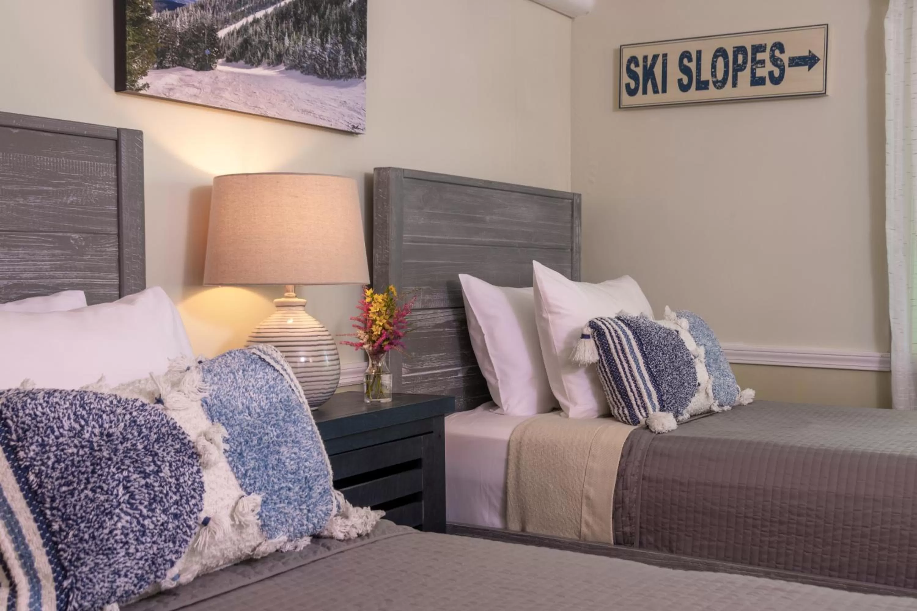 Bed in White Horse Lodge