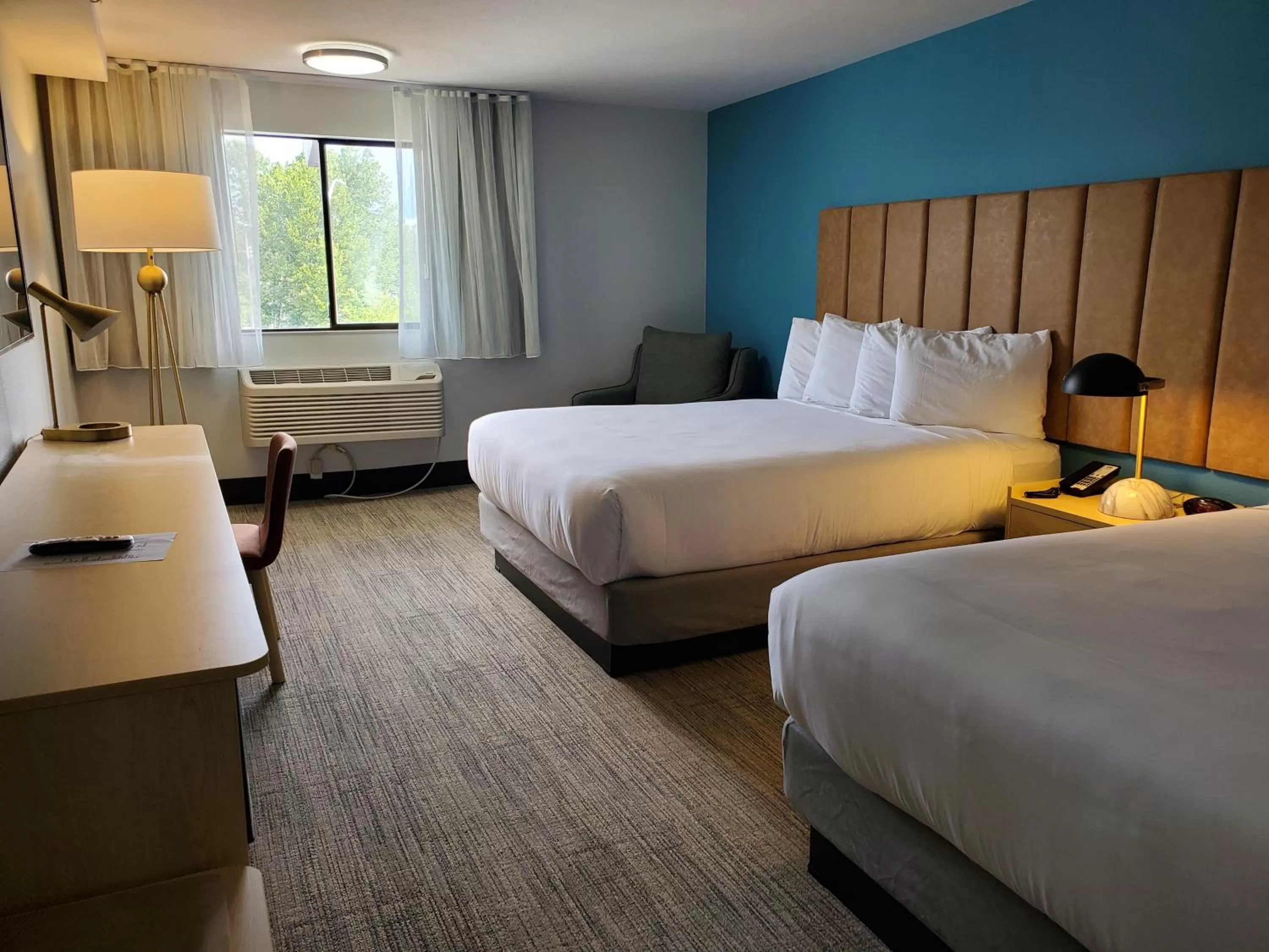 Bedroom in Hotel Thea Tacoma, Ascend Hotel Collection