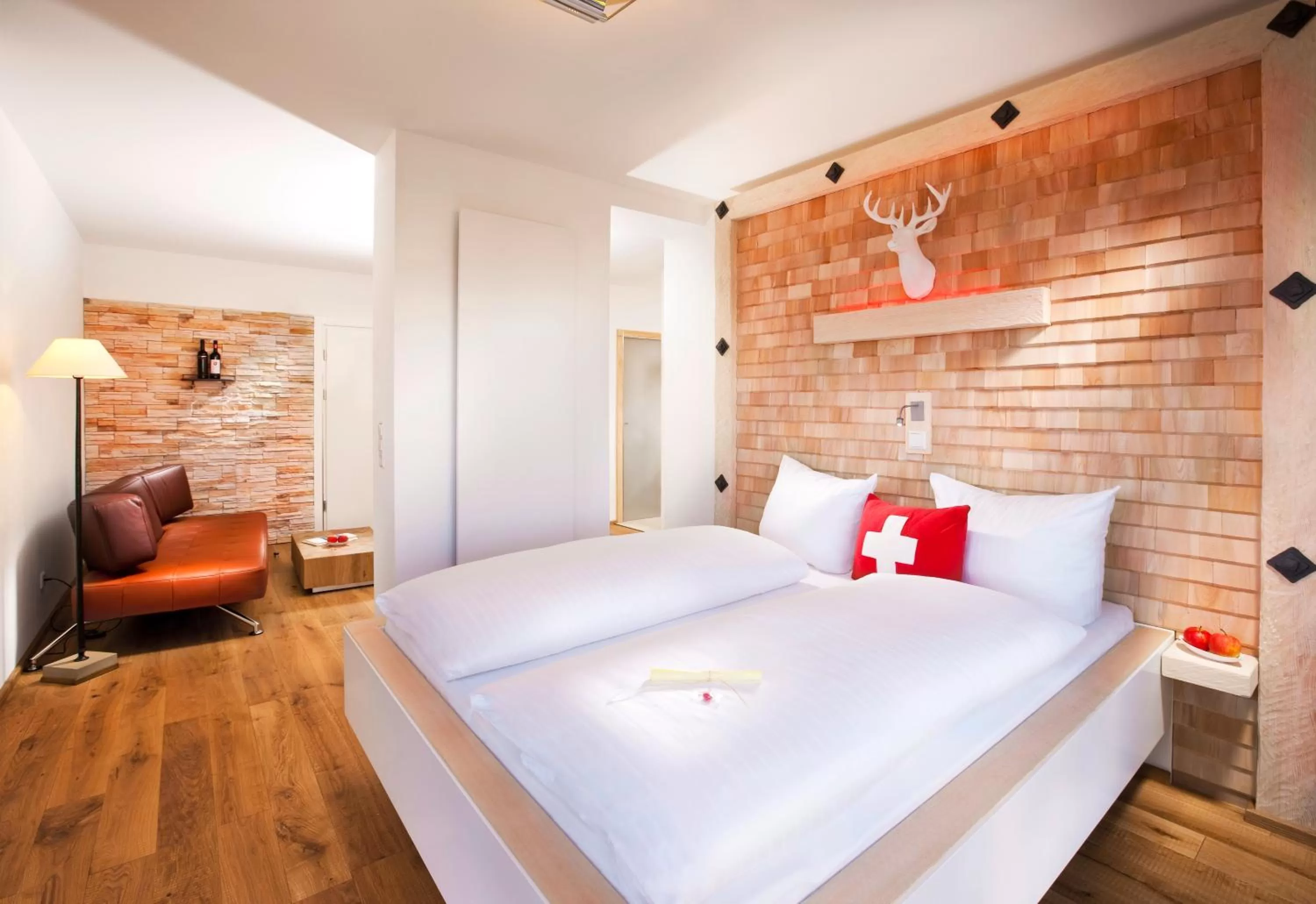 Photo of the whole room, Bed in YachtHotel Helvetia Spa- und Wellnessdomizil