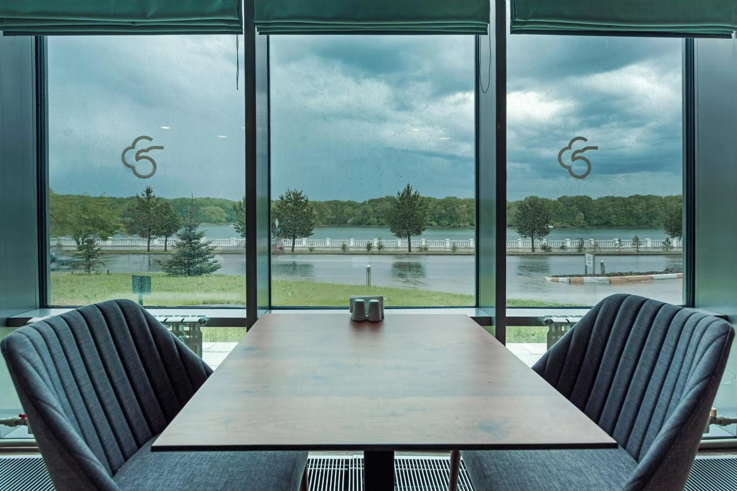 Restaurant/places to eat in Dedeman Oskemen Hotel