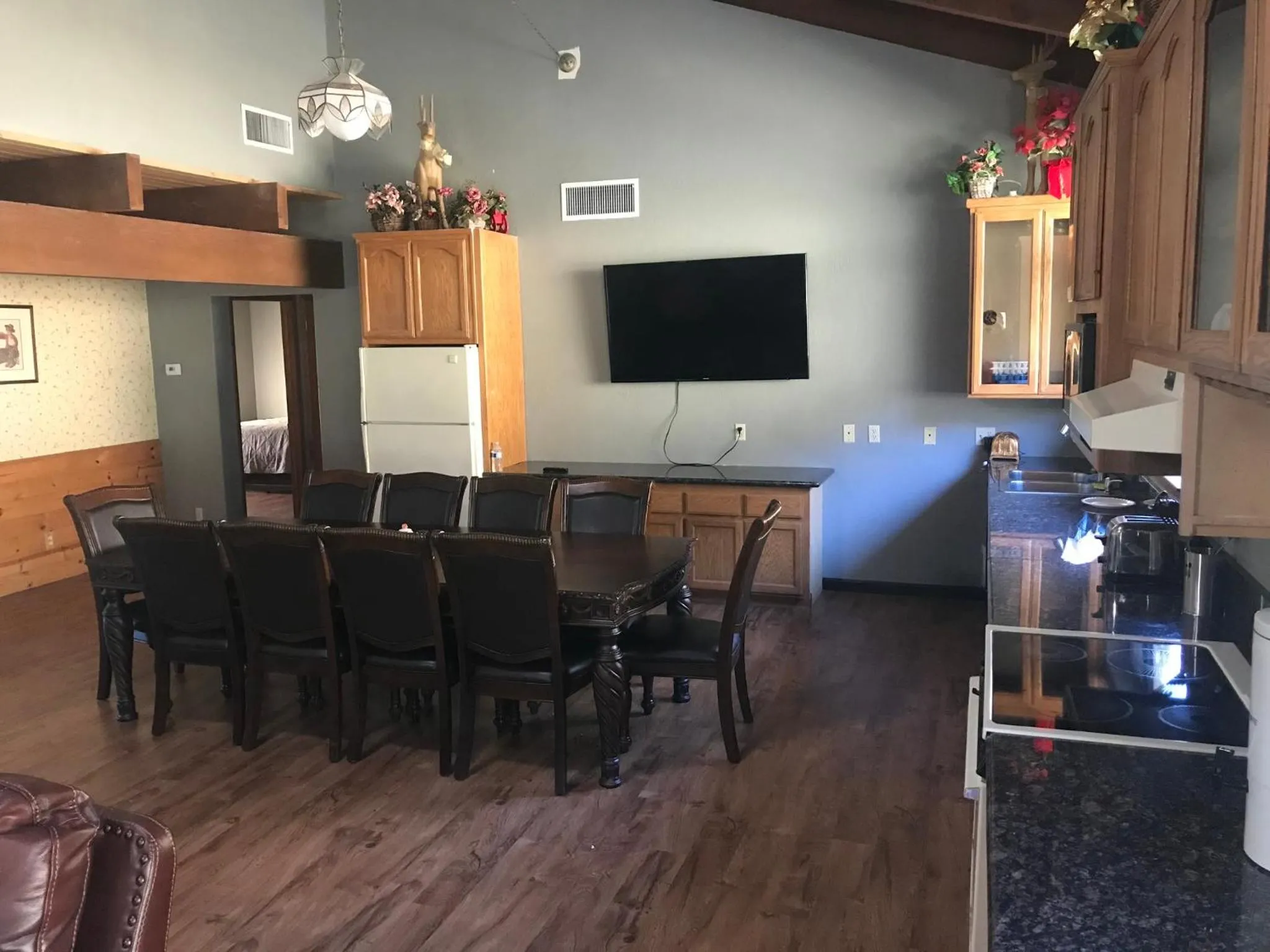 Mountain Trail Lodge and Vacation Rentals