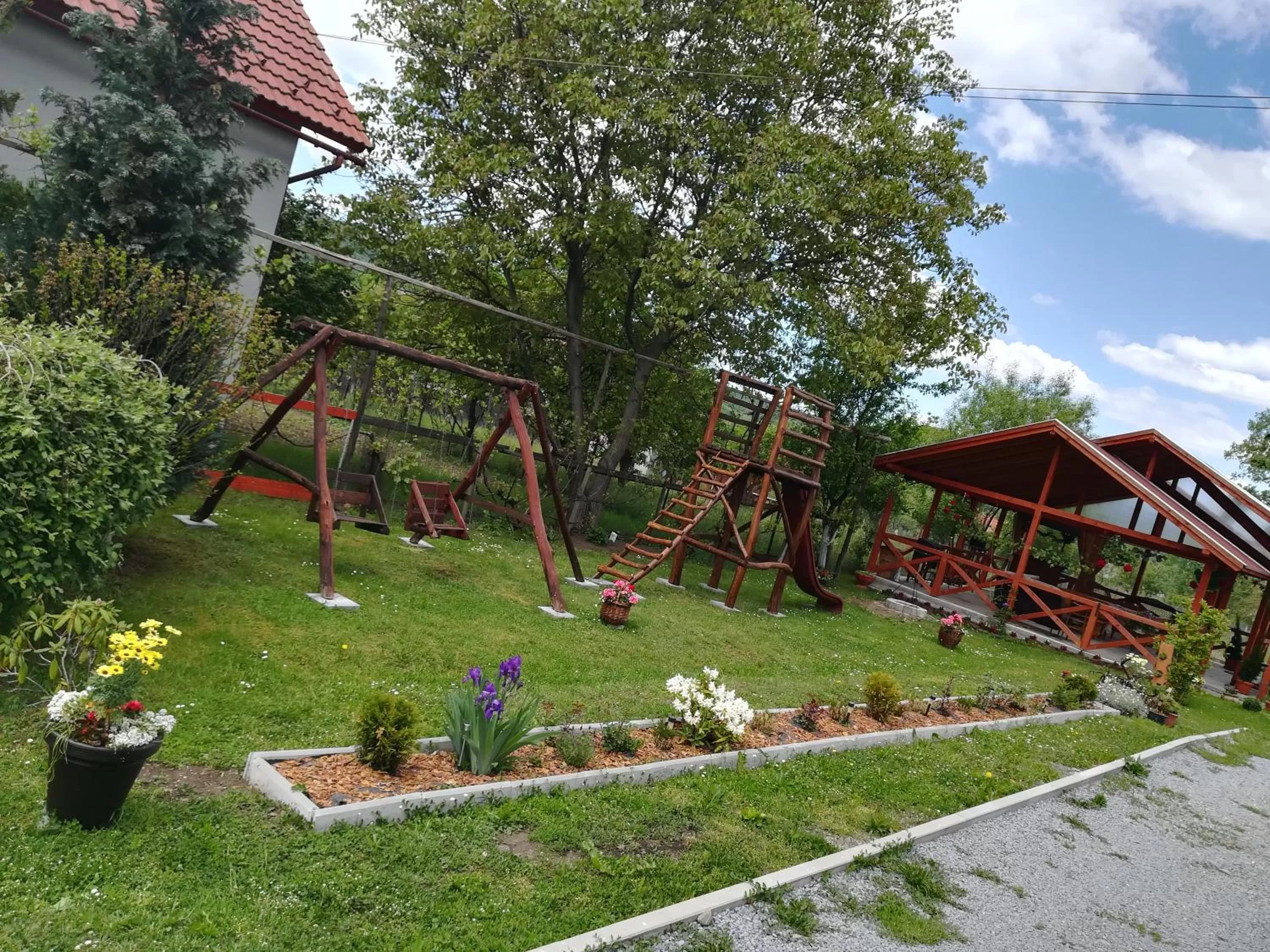 Children play ground, Children's Play Area in Nárcisz B&B