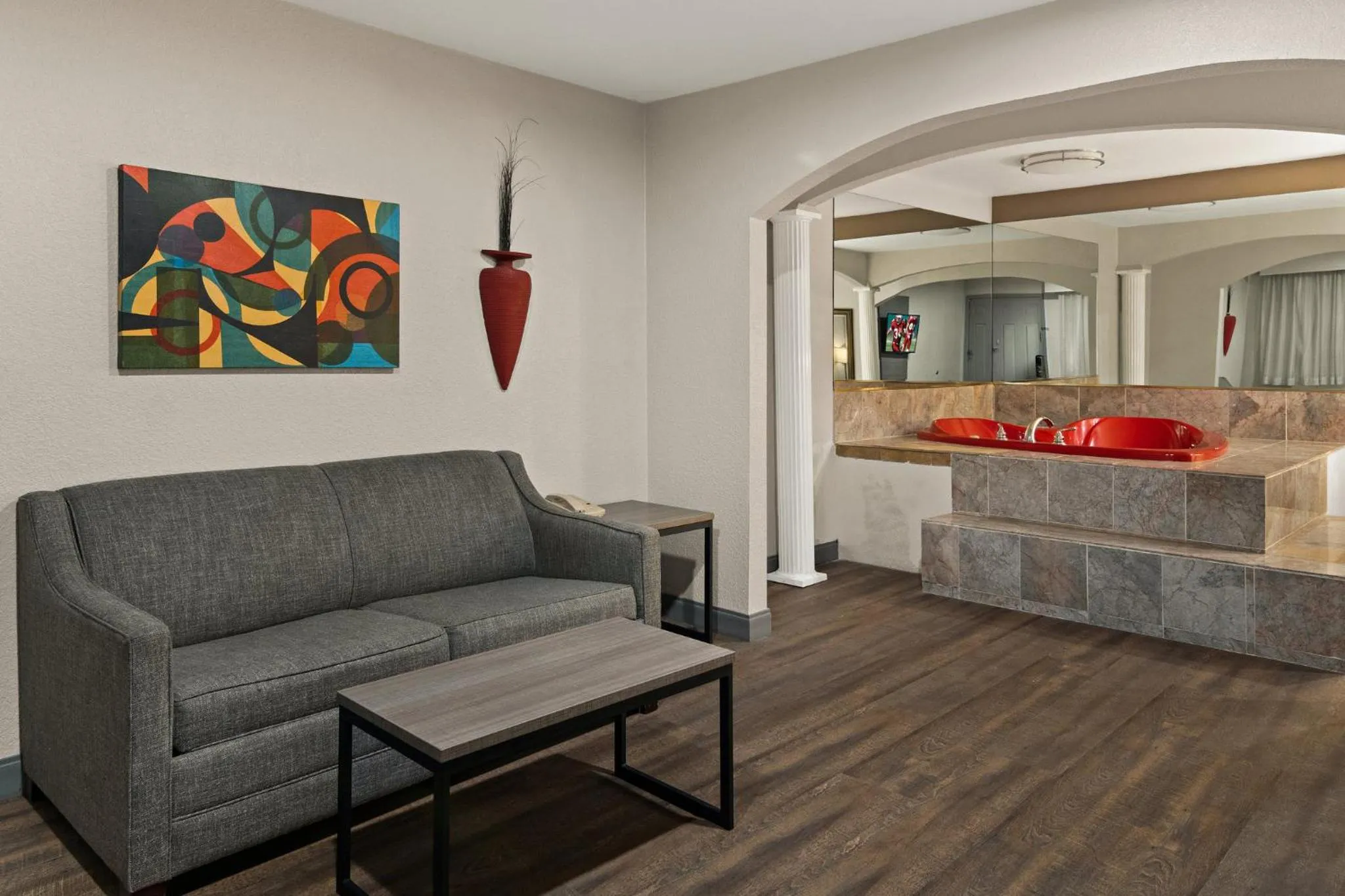 Photo of the whole room, Seating Area in Red Roof Inn & Suites Irving - DFW Airport South