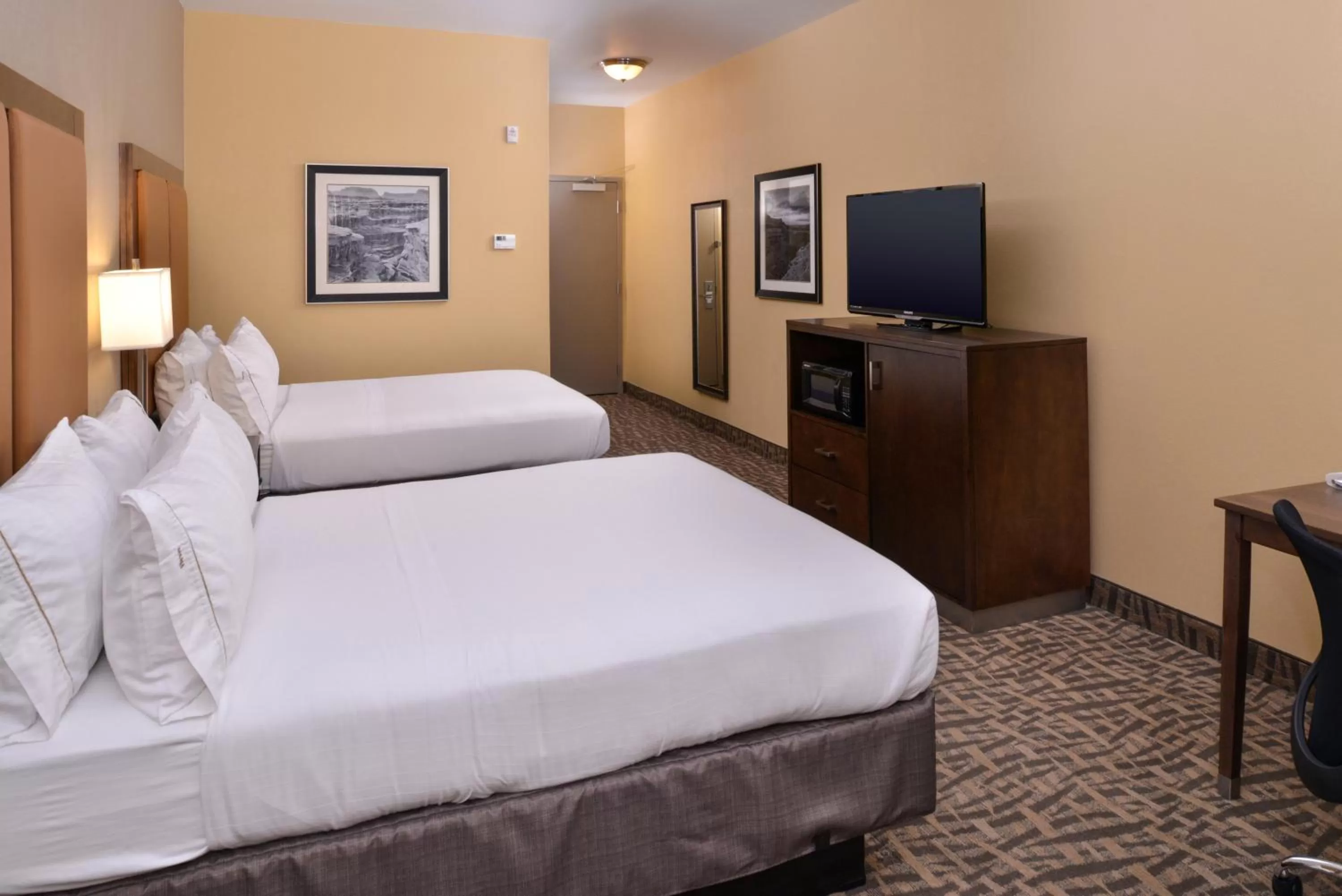 Photo of the whole room, Bed in Holiday Inn Express & Suites Page - Lake Powell Area by IHG