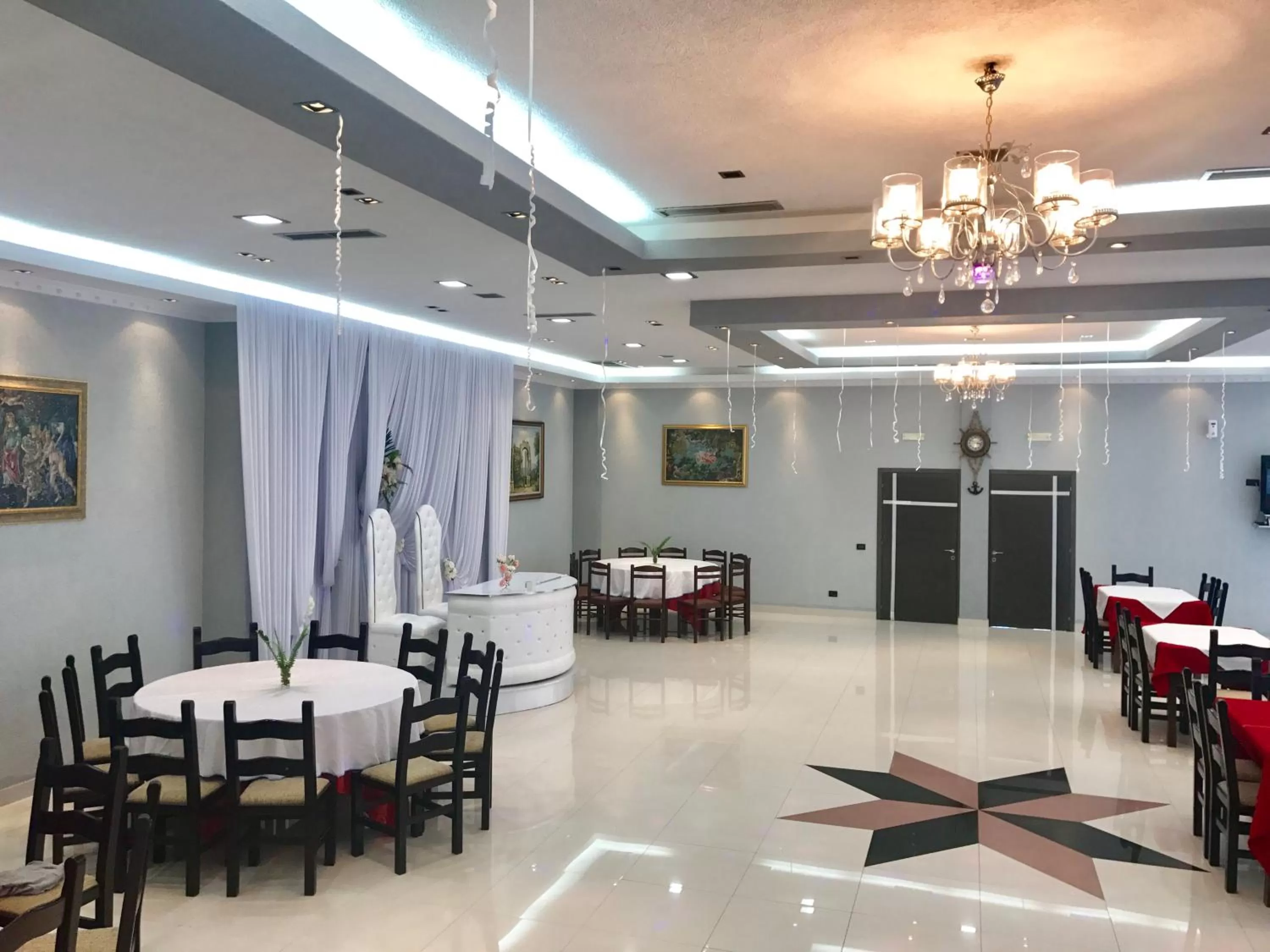 Restaurant/places to eat in "Frogs House" Hotel & Restorant Slow Food