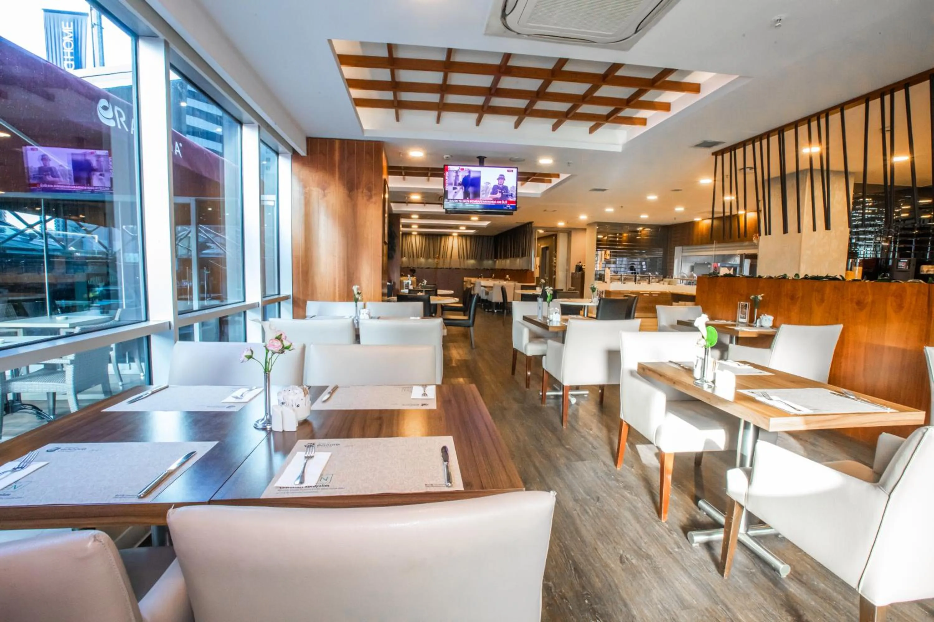 Restaurant/places to eat in Ramada Encore Istanbul Kartal