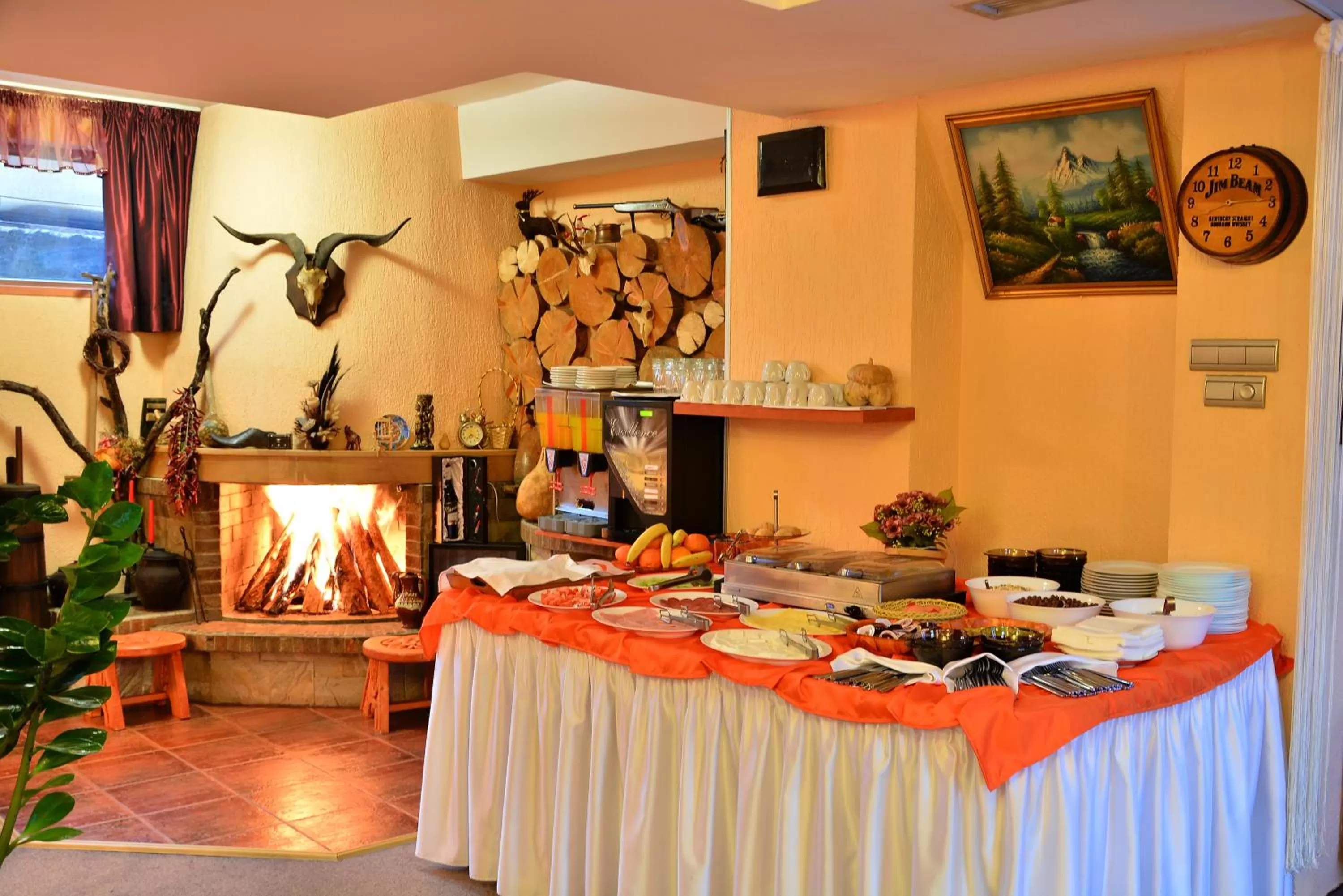 Restaurant/places to eat in Hotel Rothmans-Breakfast - Free parking - Lobby