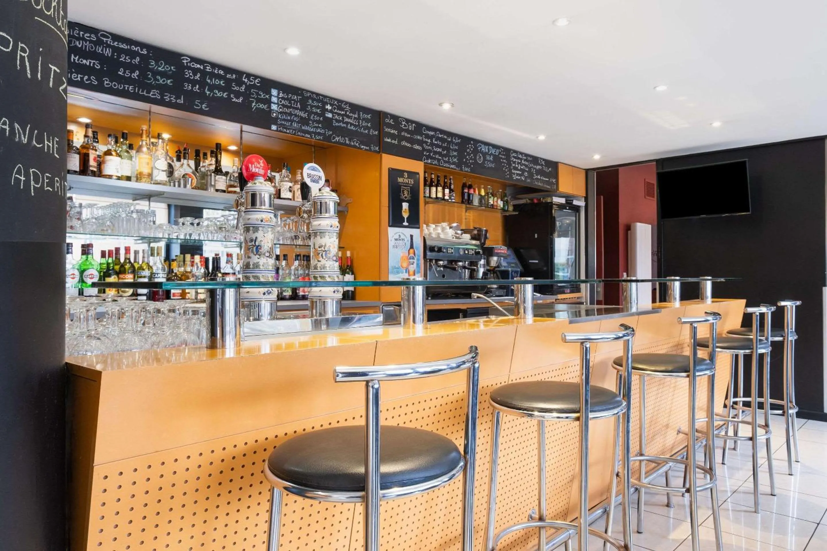 Restaurant/places to eat in Comfort Hotel Lille L'Union