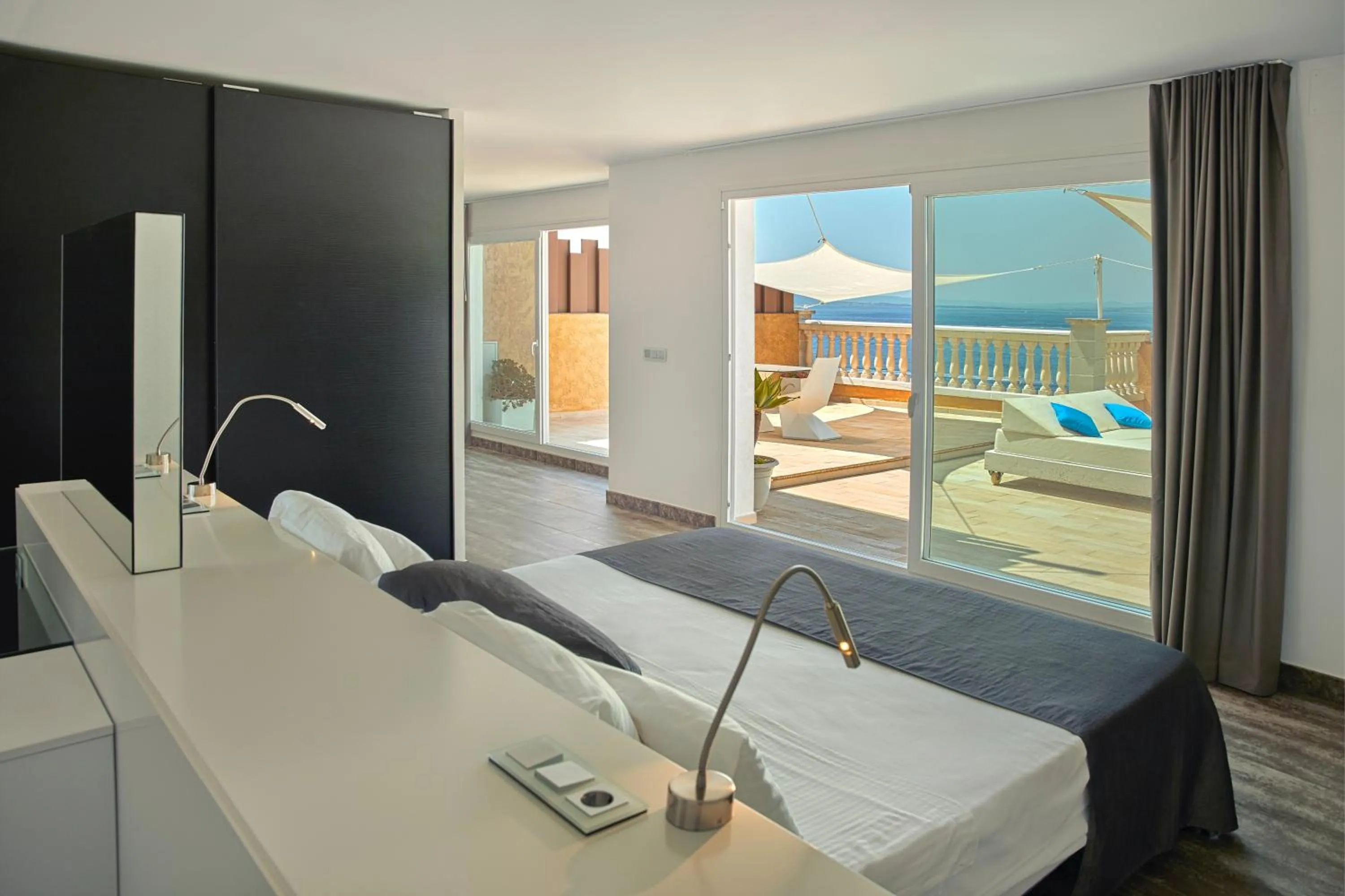 Penthouse Suite with Hot Tub - single occupancy in Vistabella