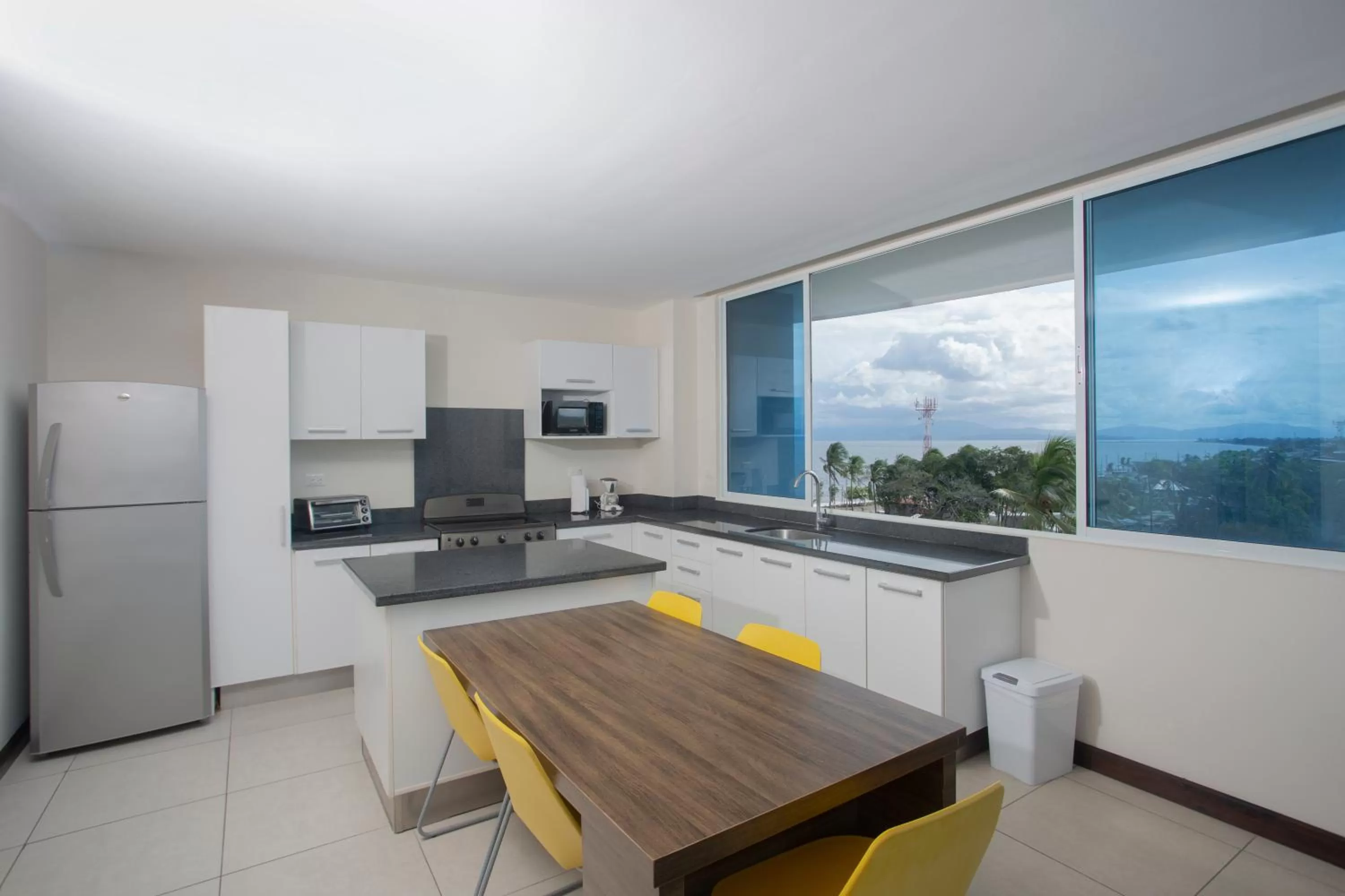 Kitchen or kitchenette in Puerto Azul Hotel