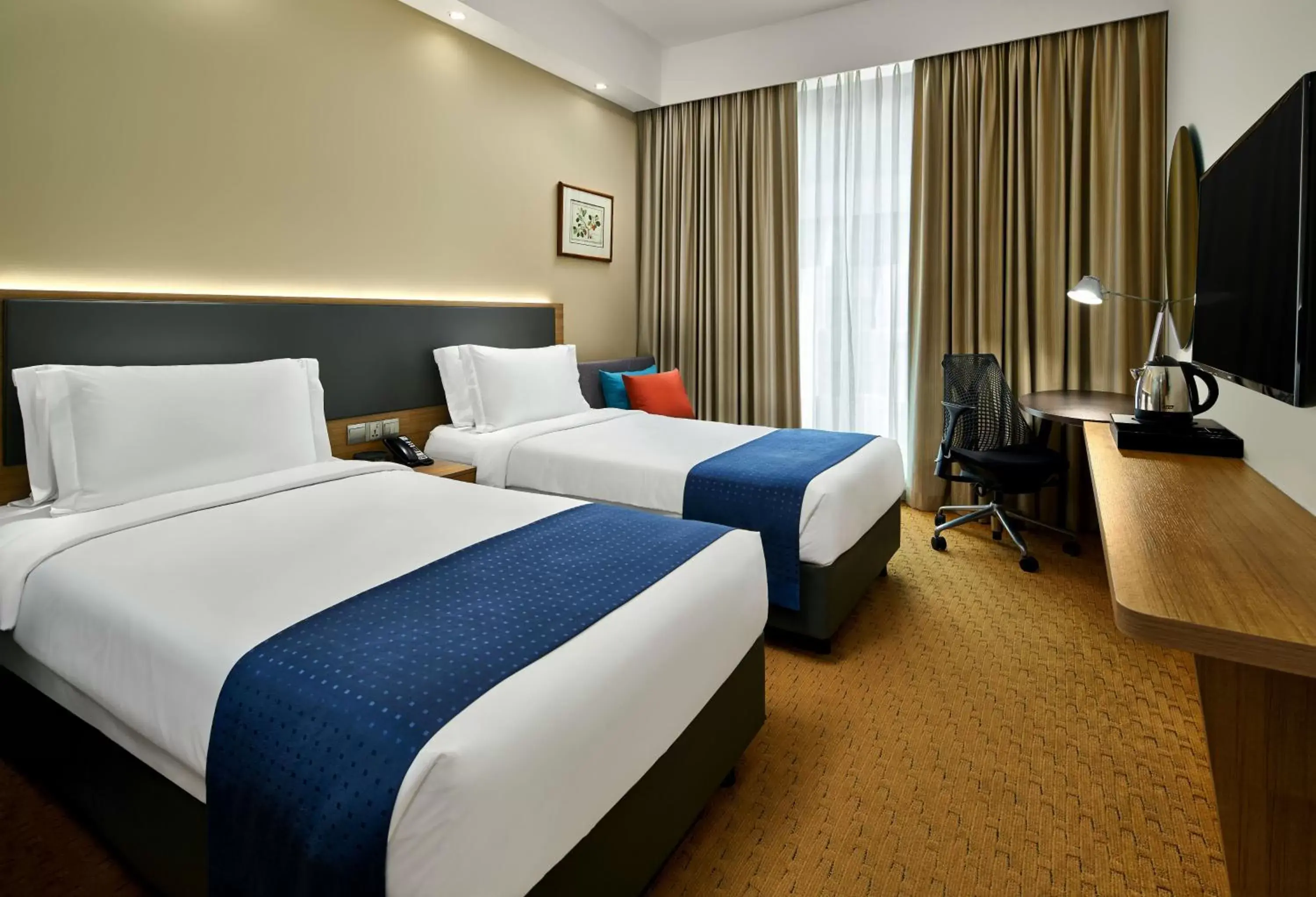 Twin Room with Sofa Bed - Non-Smoking in Holiday Inn Express Singapore Orchard Road, an IHG Hotel Twin Room with Sofa Bed - Non-Smoking in Holiday Inn Express Singapore Orchard Road, an IHG Hotel