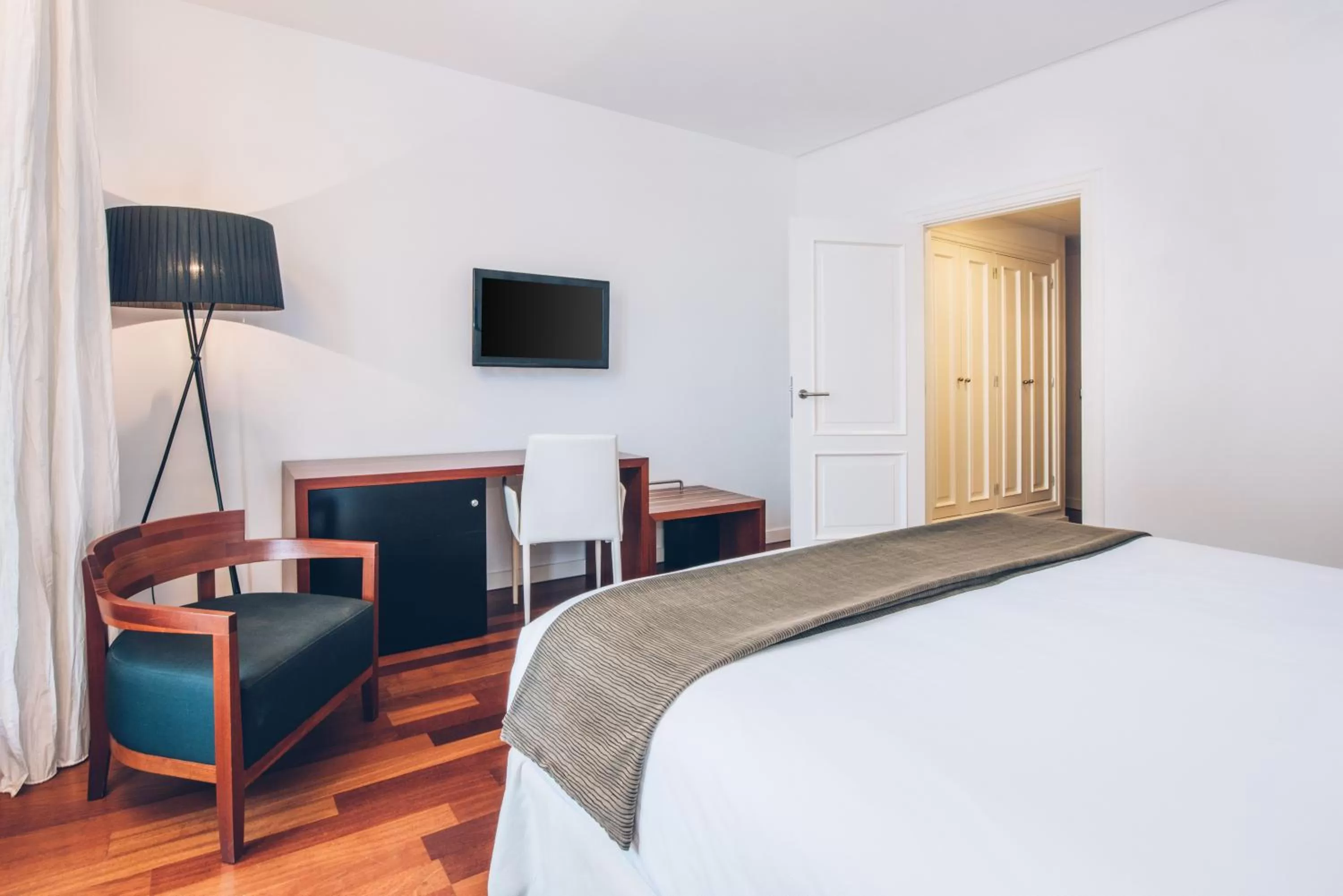 Bedroom, Bed in Iberostar Heritage Grand Mencey