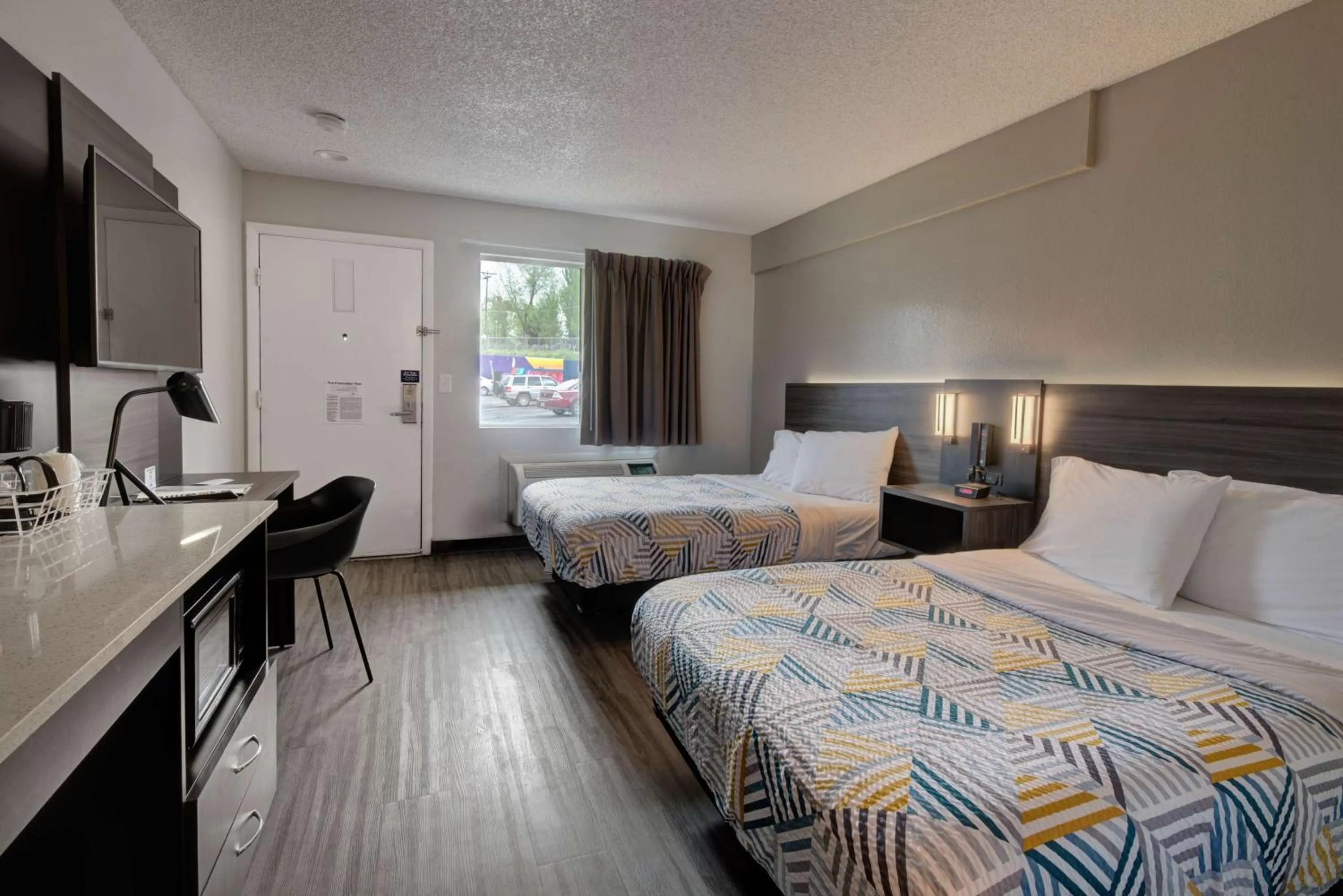 Photo of the whole room in Studio 6 Grand Junction, CO