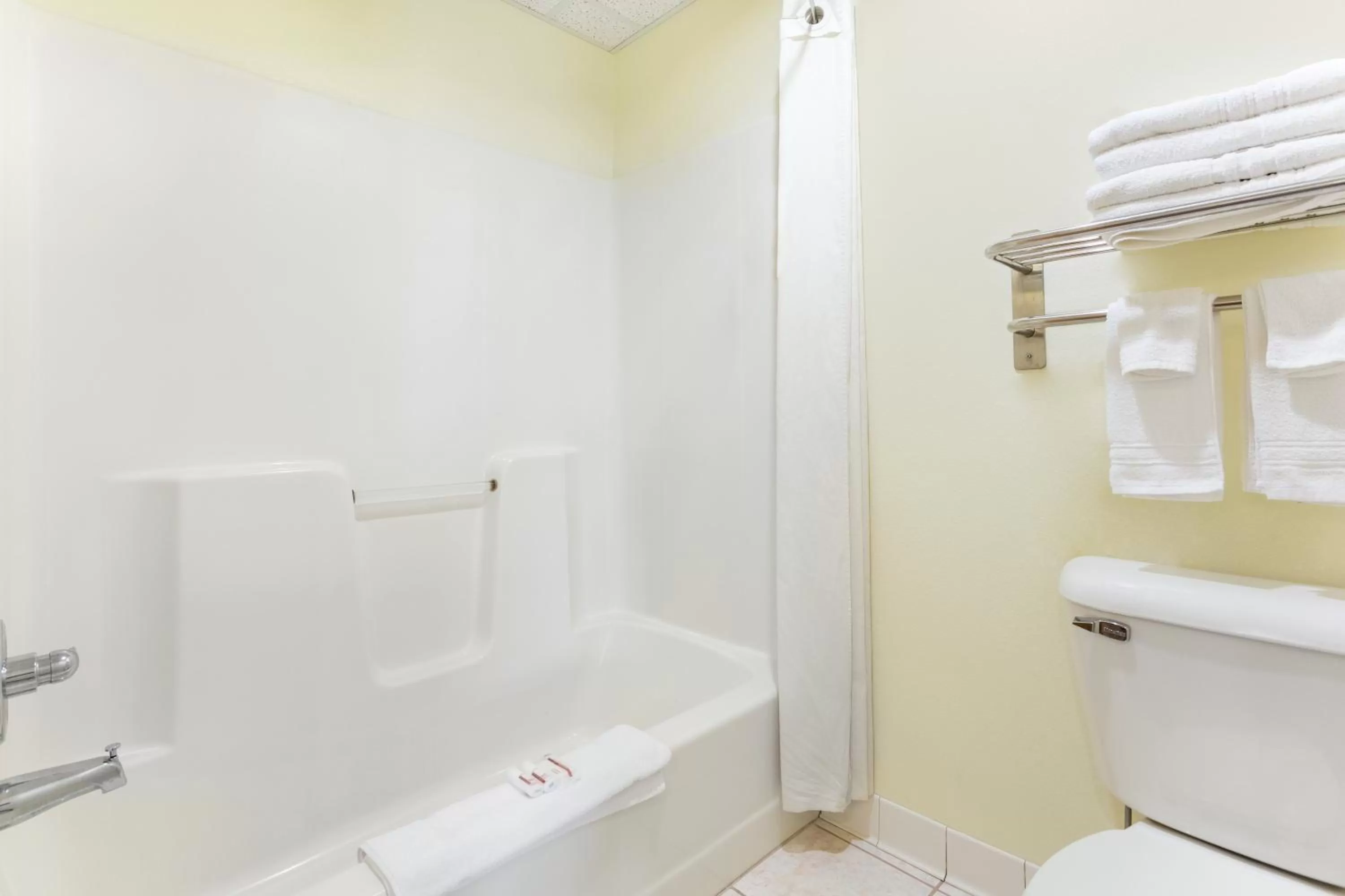 Super 8 by Wyndham Osage