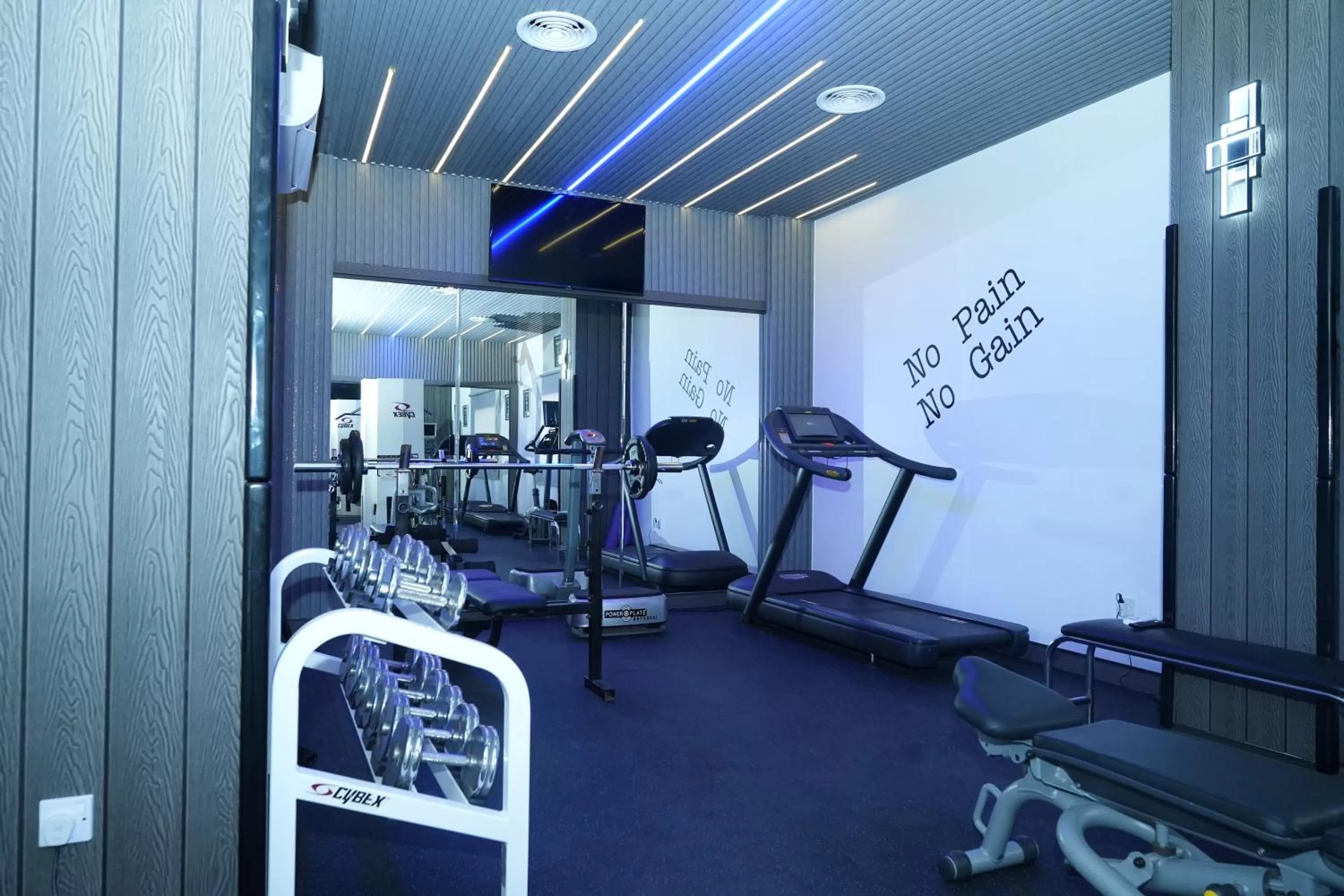 Fitness centre/facilities in Nova Park Hotel