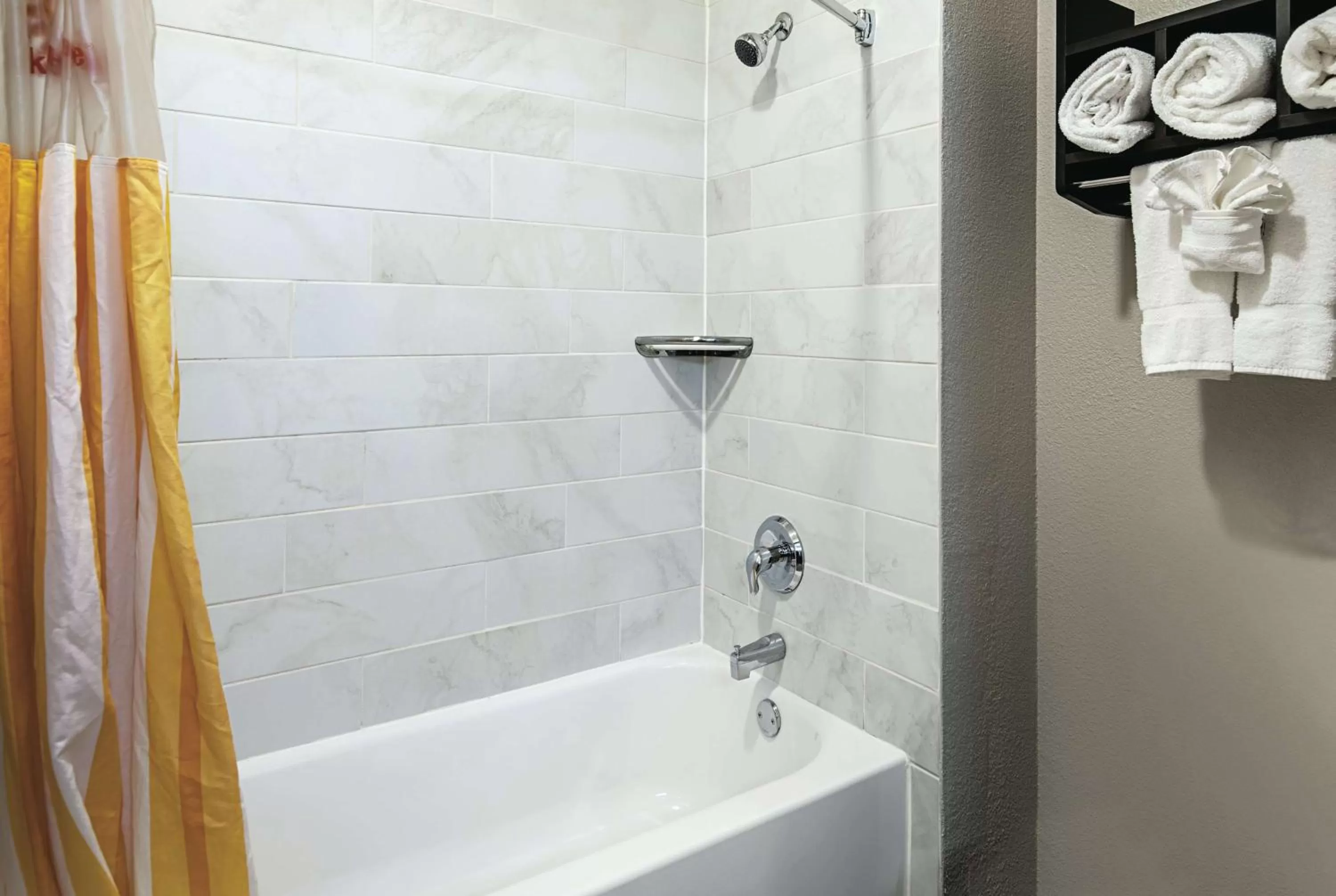 Bathroom in La Quinta Inn by Wyndham Livermore