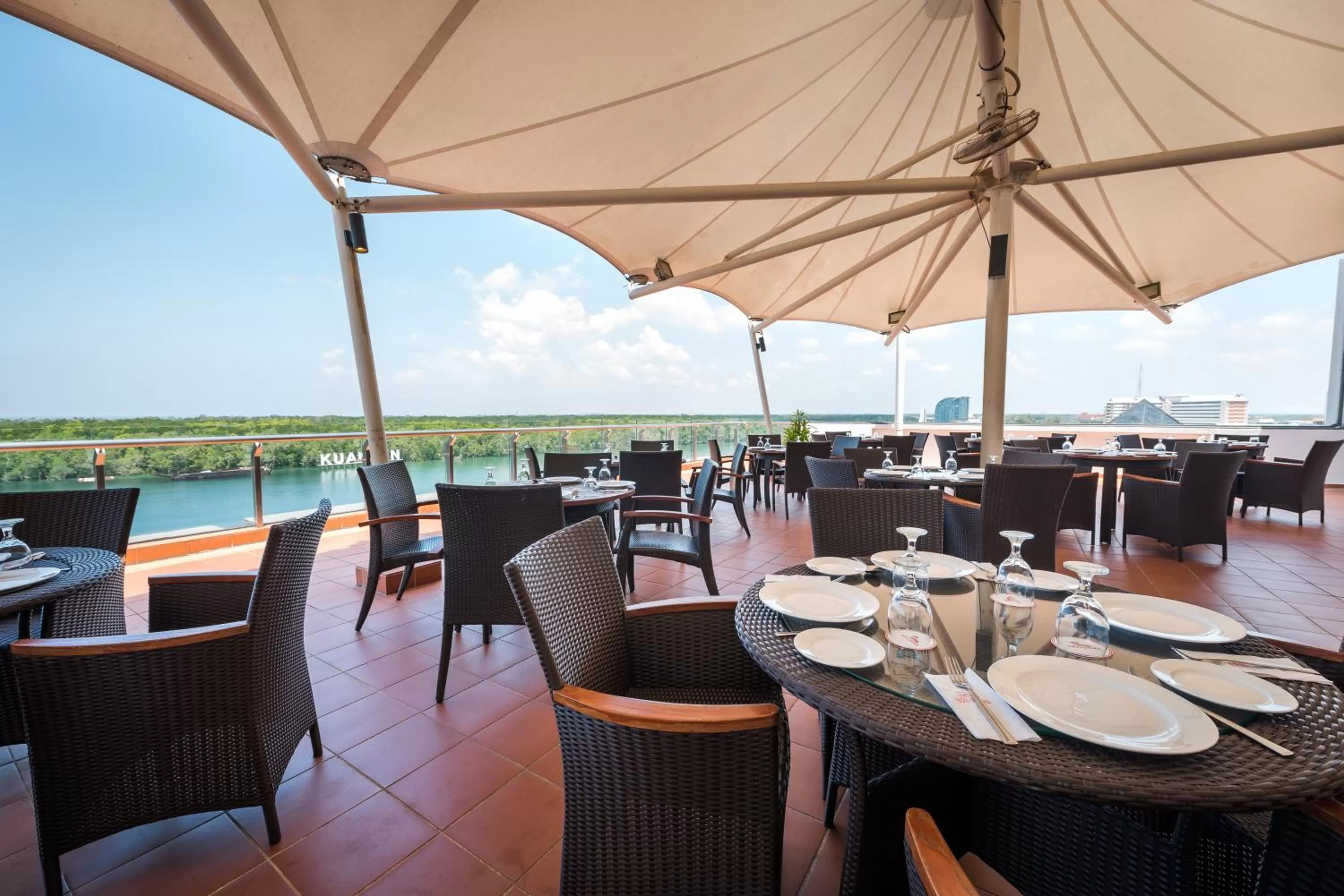 Restaurant/places to eat in Hotel Sentral Kuantan @ Riverview City Centre