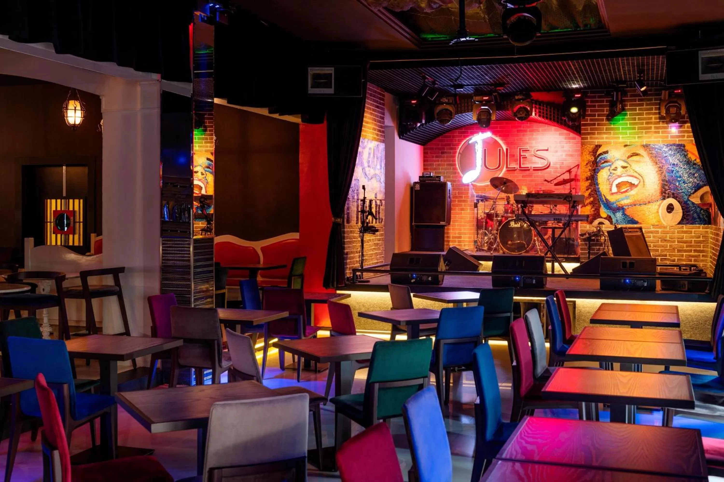 Lounge or bar in Le Méridien Dubai Hotel & Conference Centre