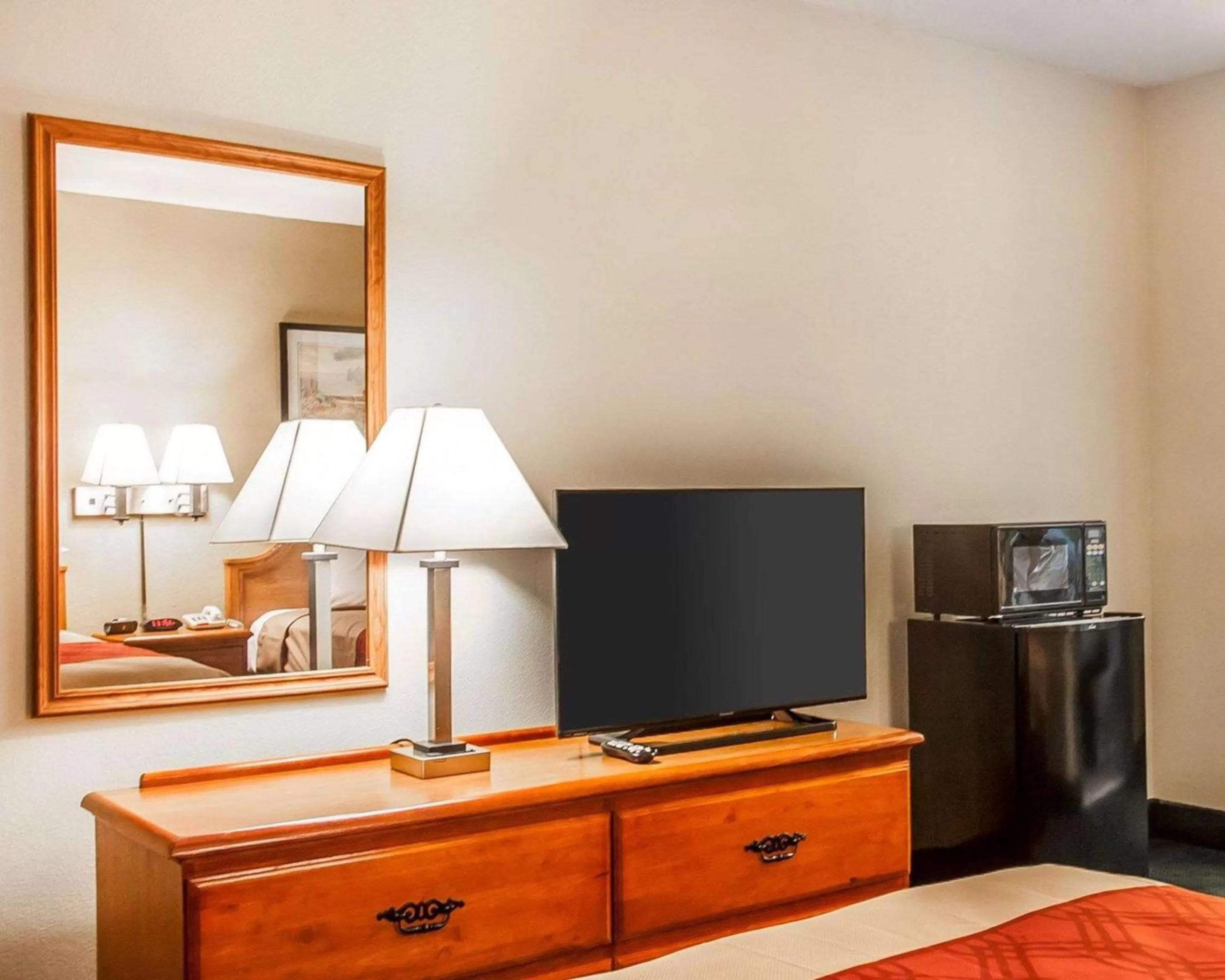 Double Room with Two Double Beds - Non-Smoking in Econo Lodge Cullman South