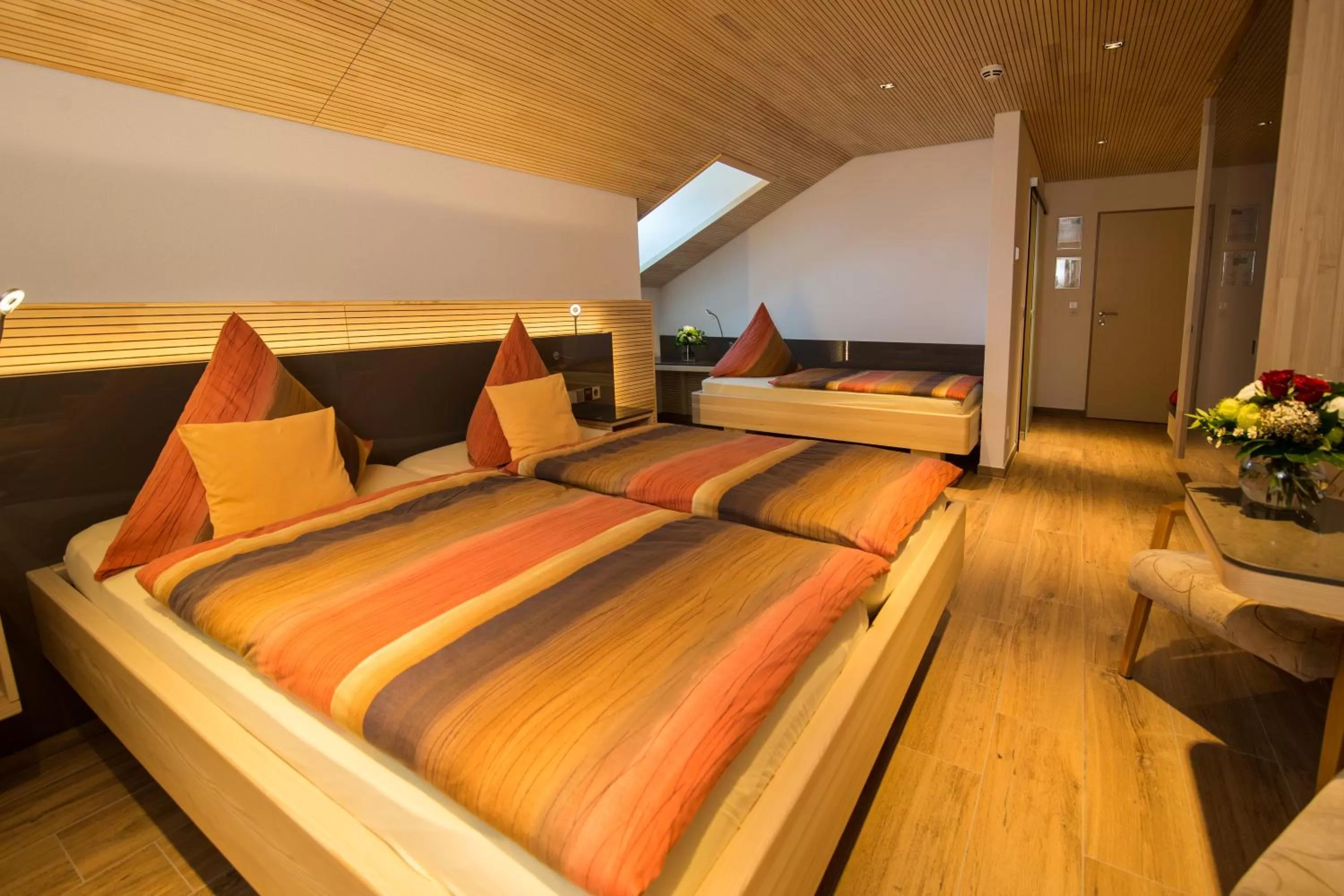 Photo of the whole room, Bed in Hotel Garni Jägerhof