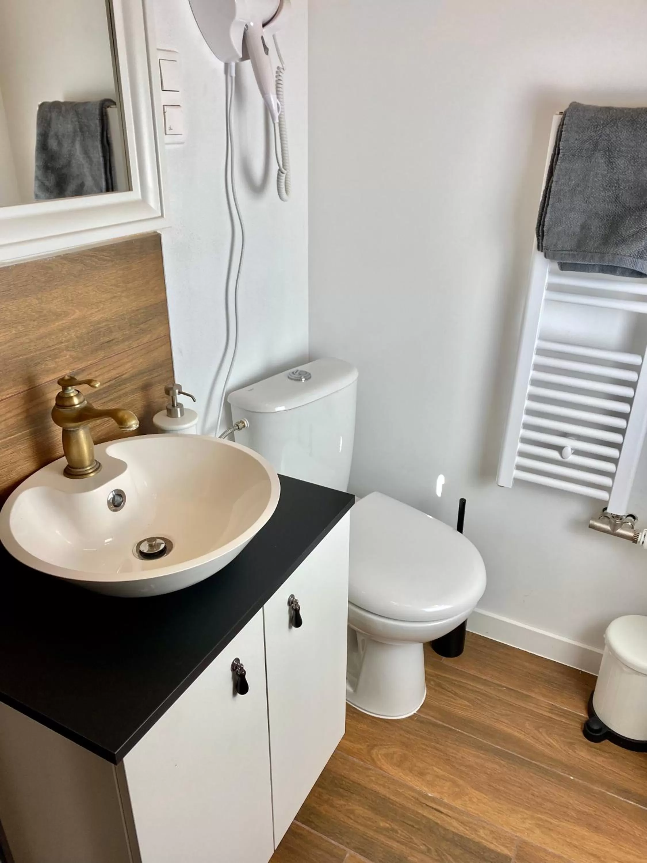 Pokoje w Starej Karczmie - by Upstairs