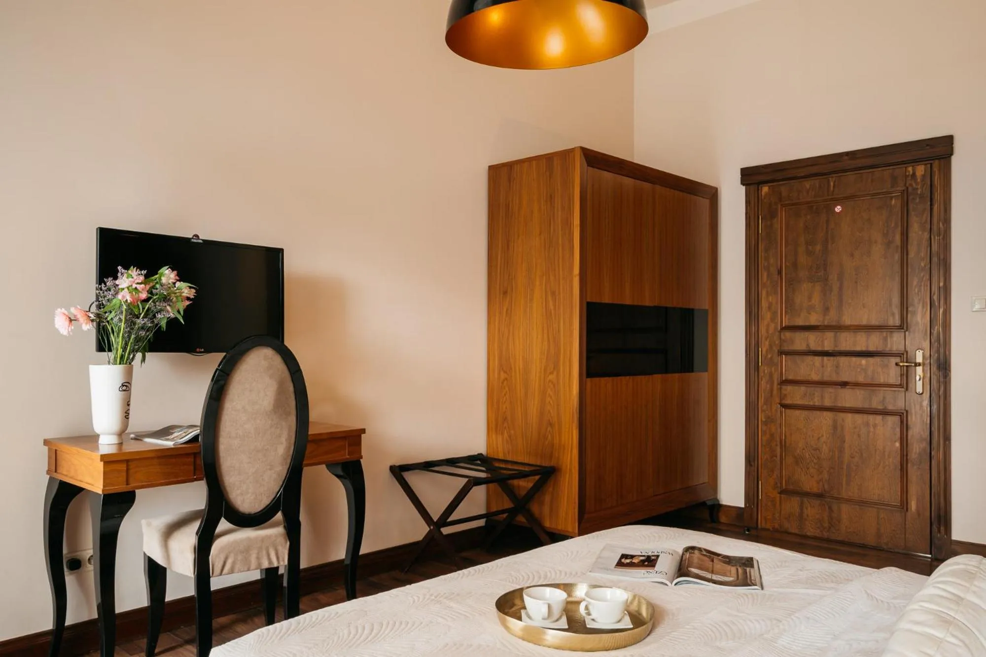 Bed in Topolowa Residence - LoftAffair Collection