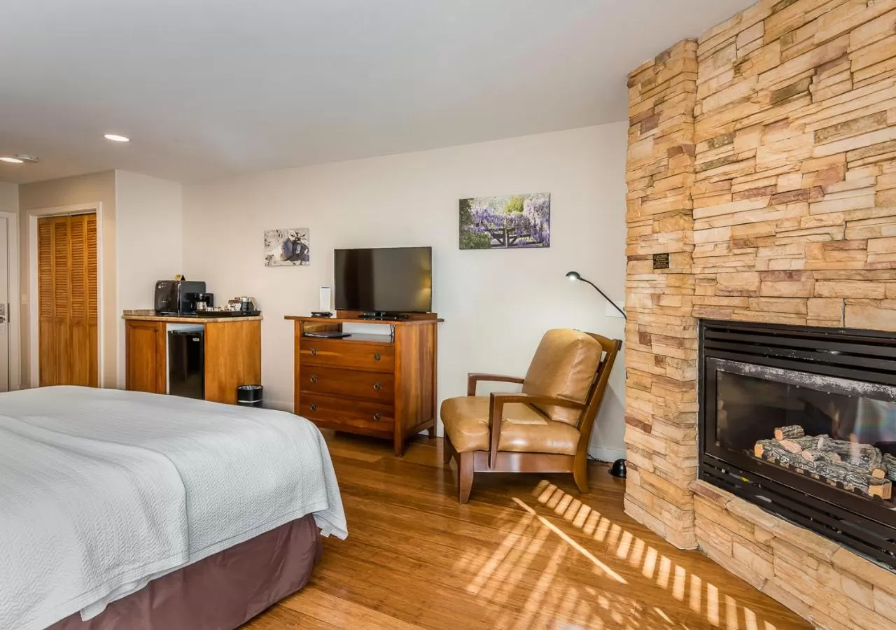 TV and multimedia, TV/Entertainment Center in Moonstone Landing