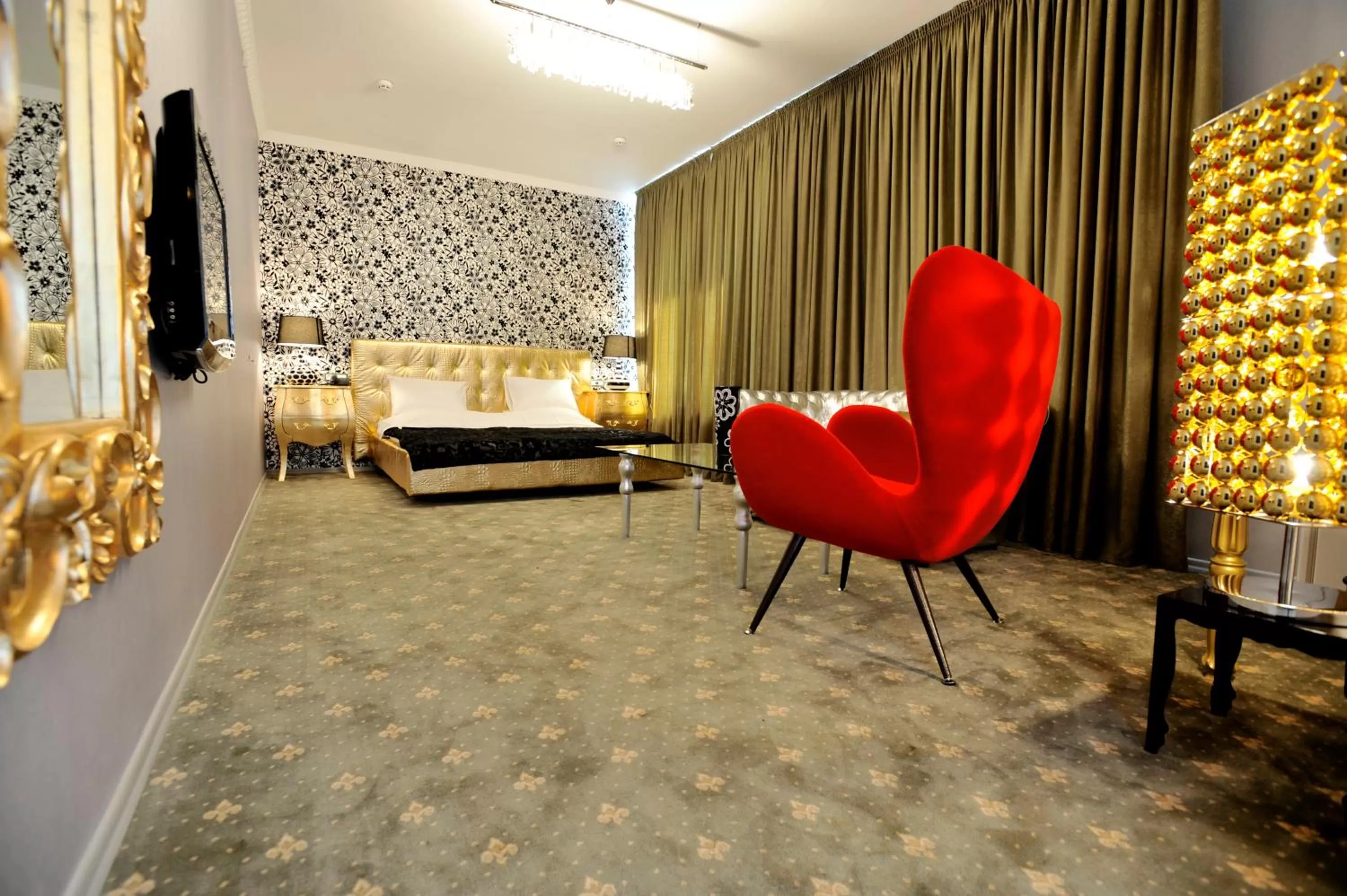 Photo of the whole room, Bed in Weekend Boutique Hotel