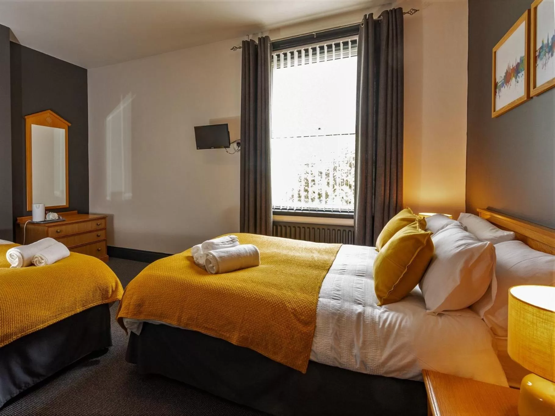 Bedroom in The Punch Bowl