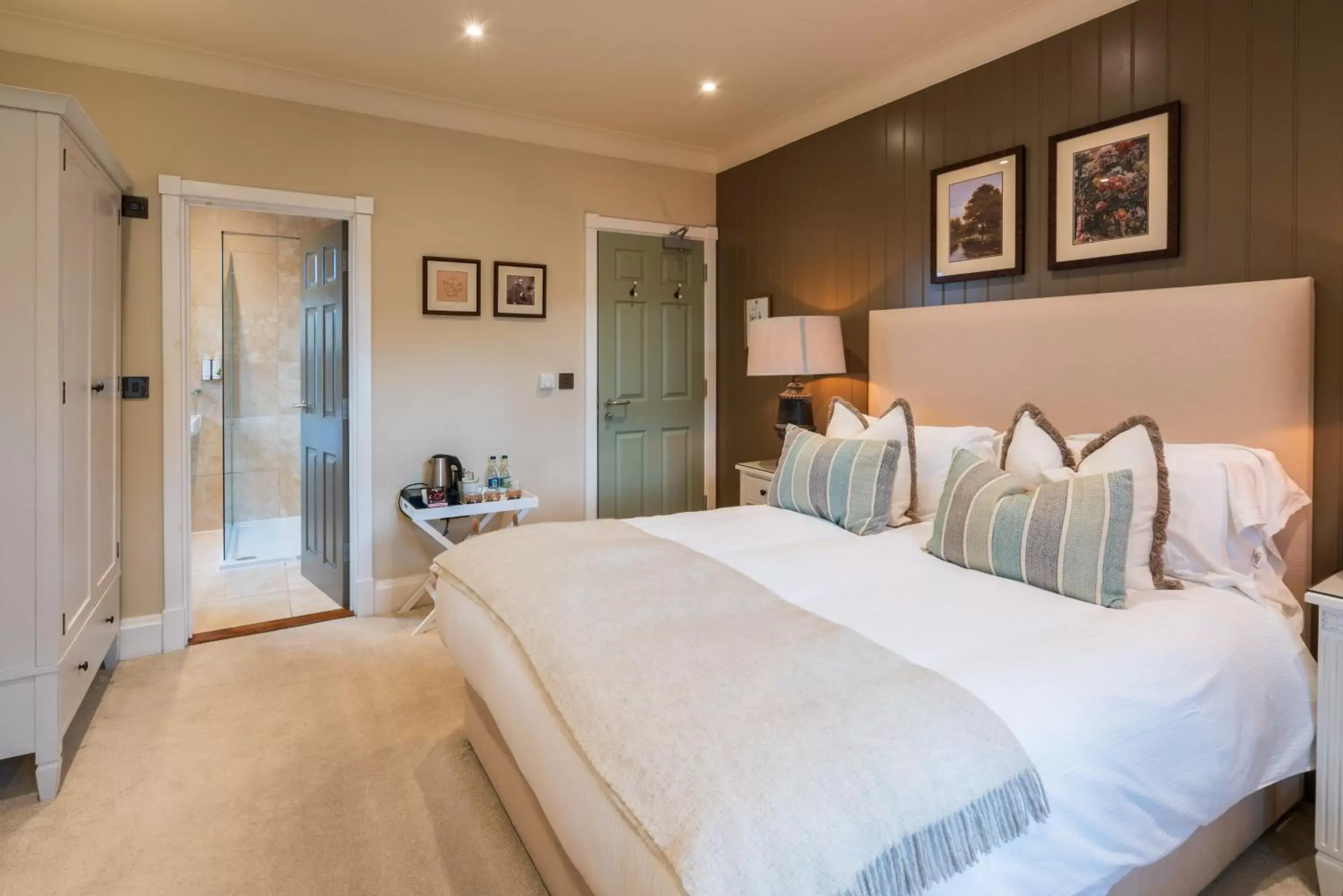 Standard King Room in The Rising Sun Standard King Room in The Rising Sun